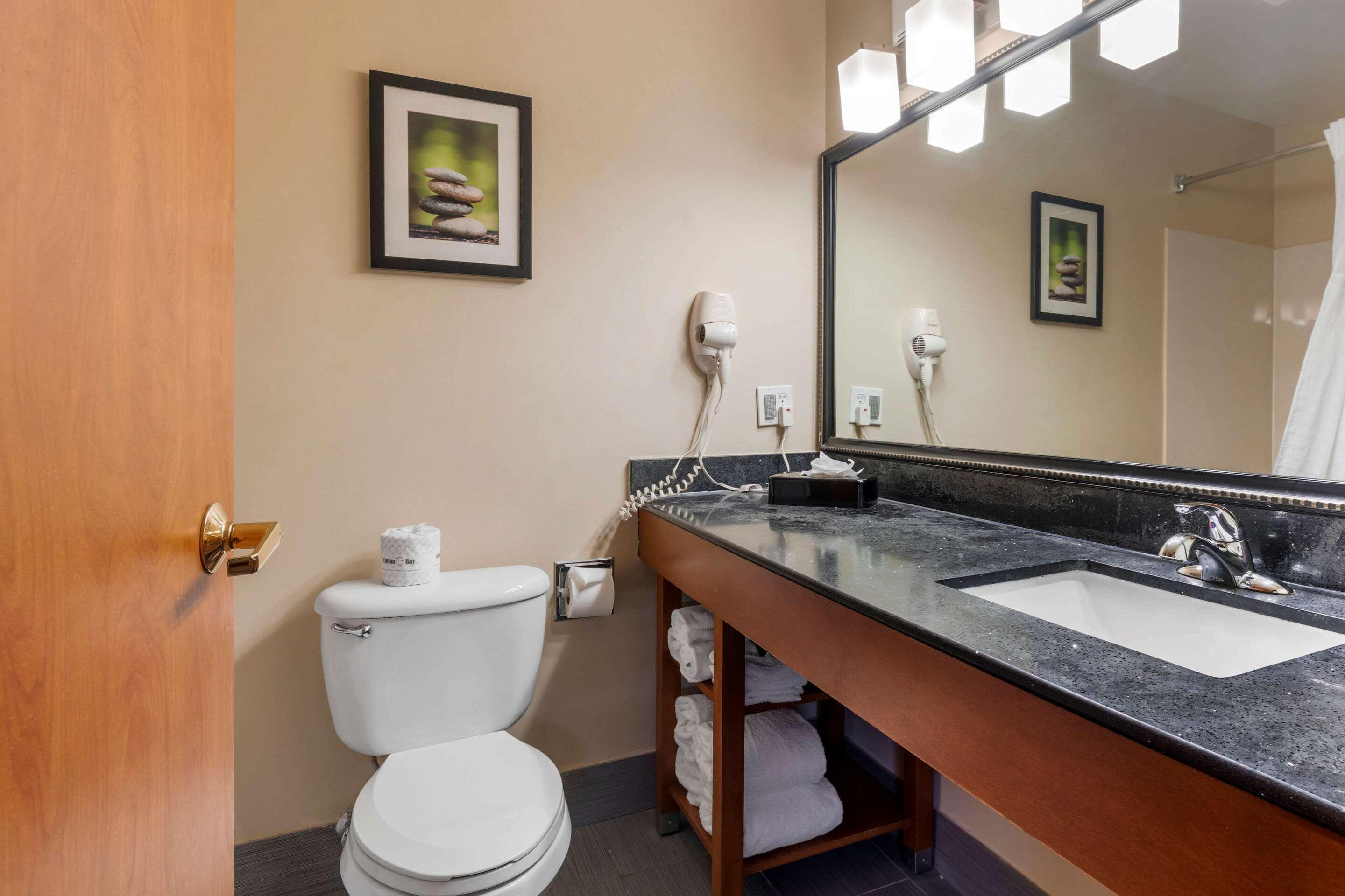 Suite Two Queen Beds Non Smoking