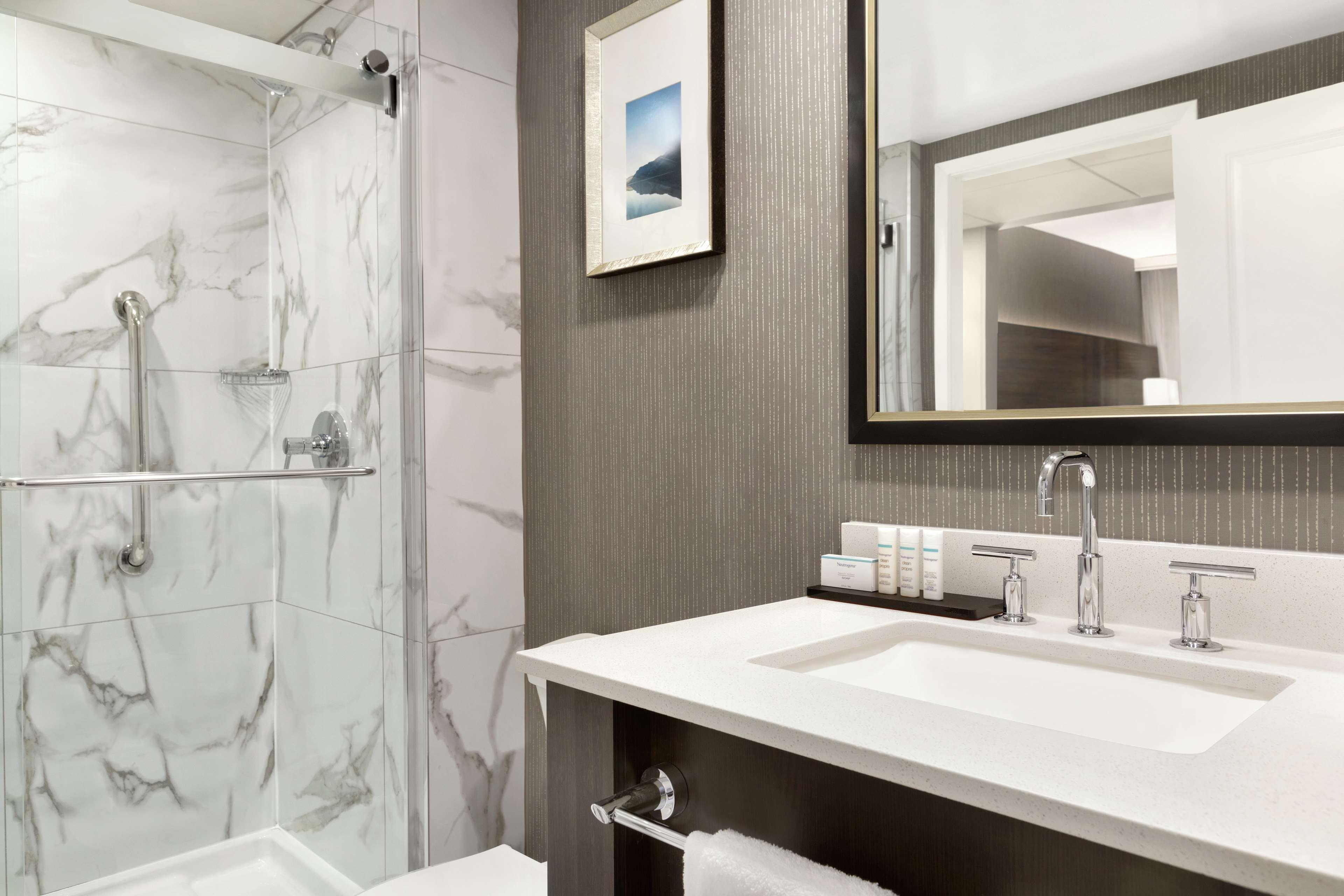 Suite Queen Size Bed