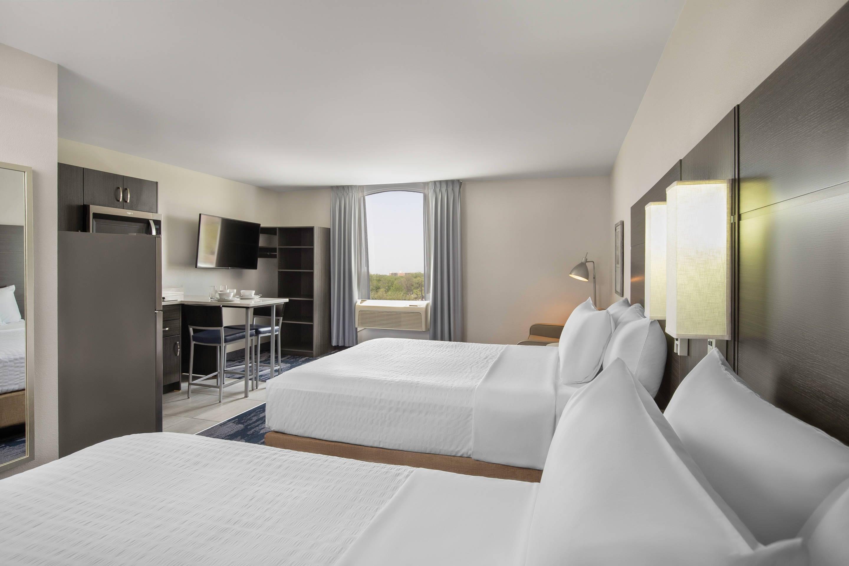 Suite Two Queen Beds Non Smoking