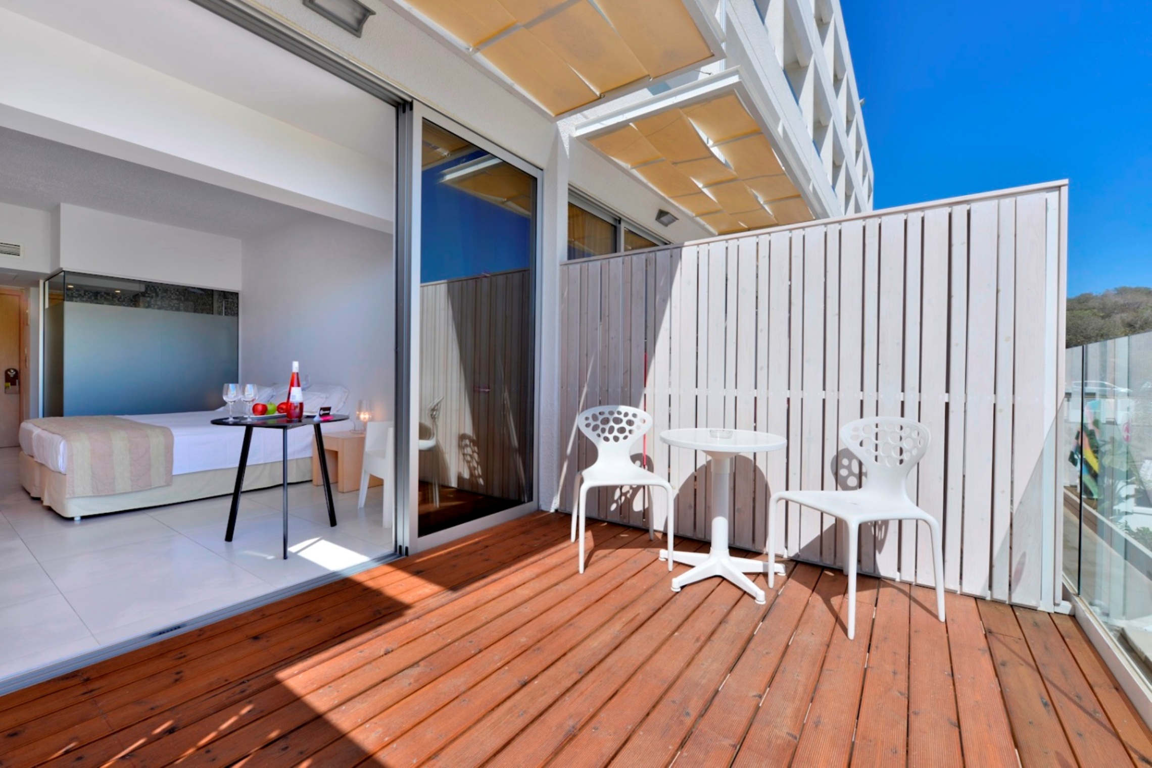 Double or Twin Superior Side Sea View