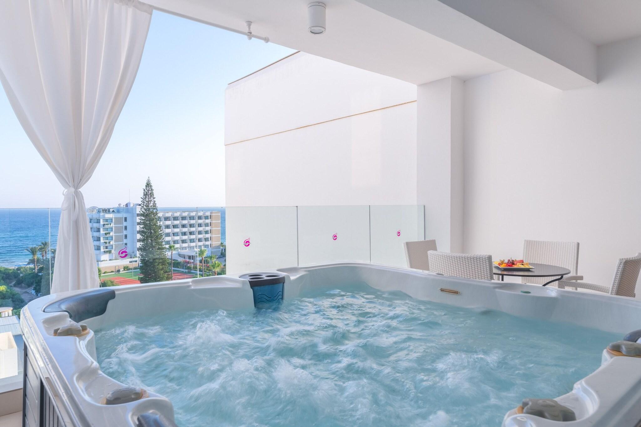 Suite Grand with Views