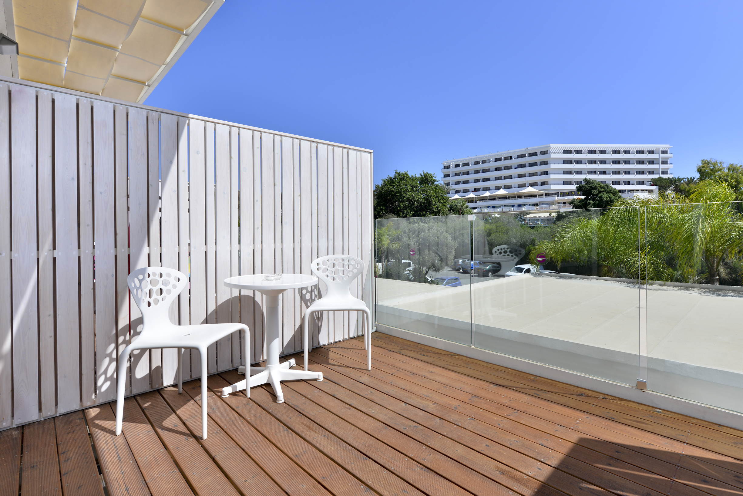 Double or Twin Superior Side Sea View