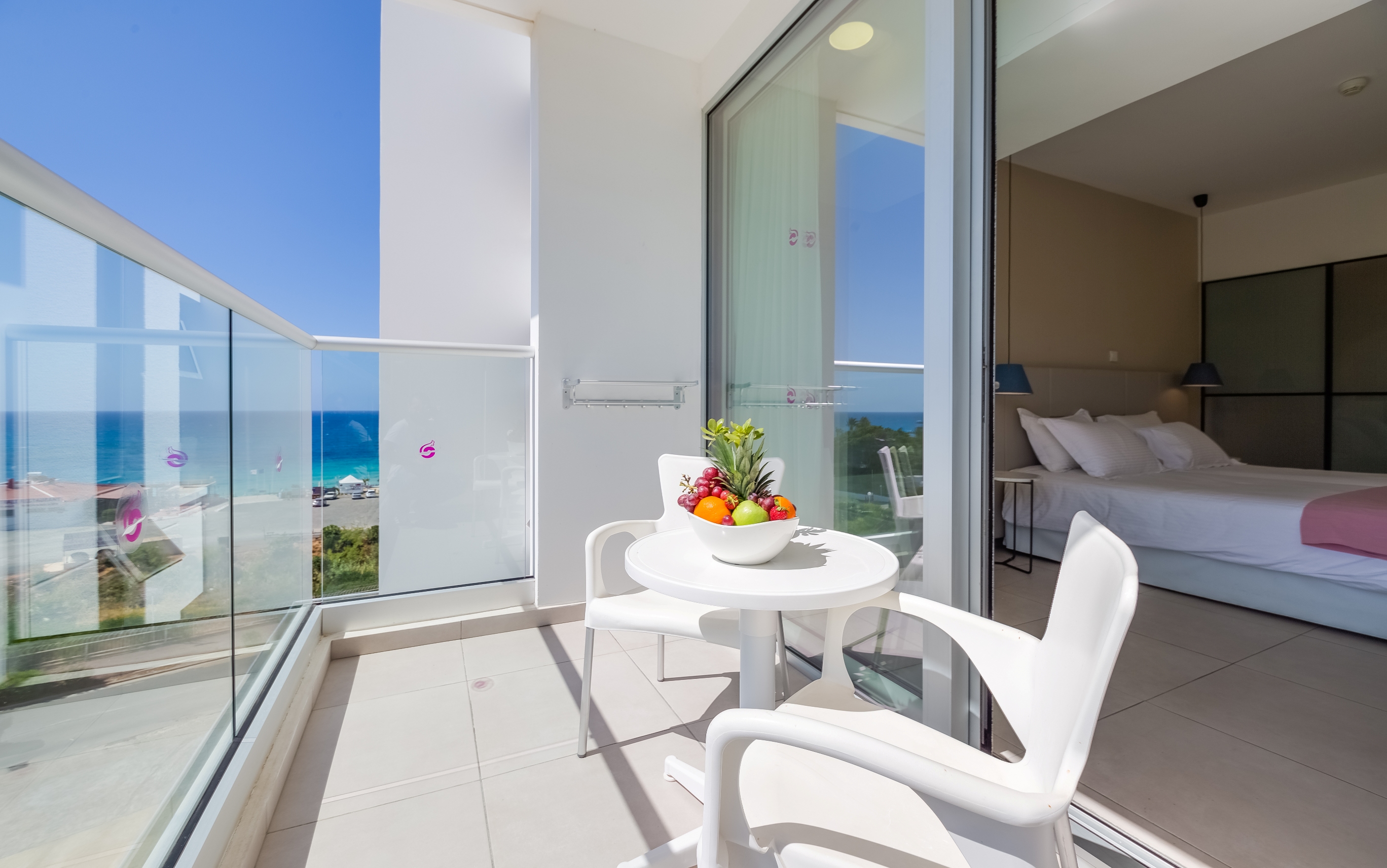 Double or Twin Superior Side Sea View