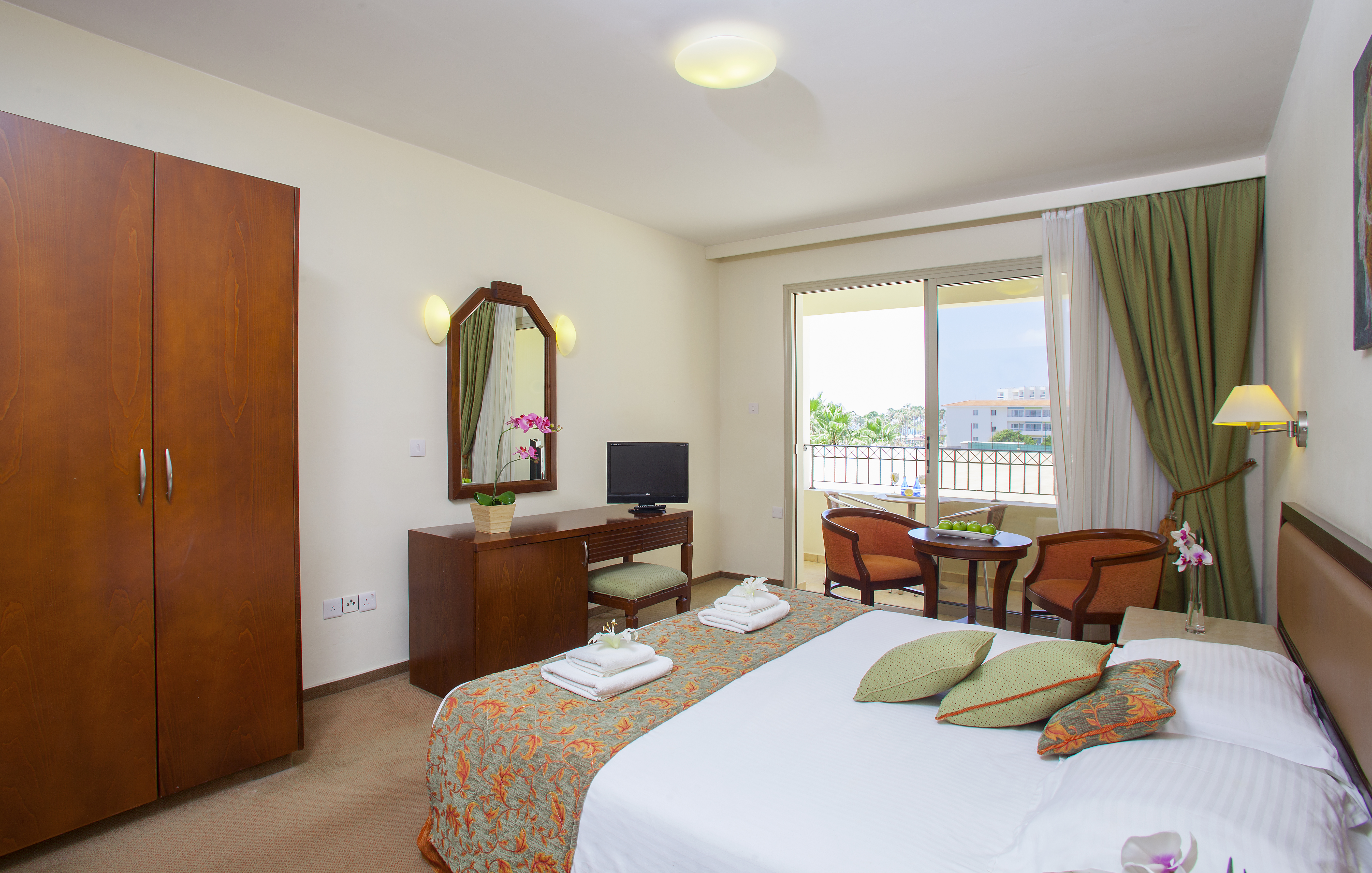 Double or Twin Side Sea View