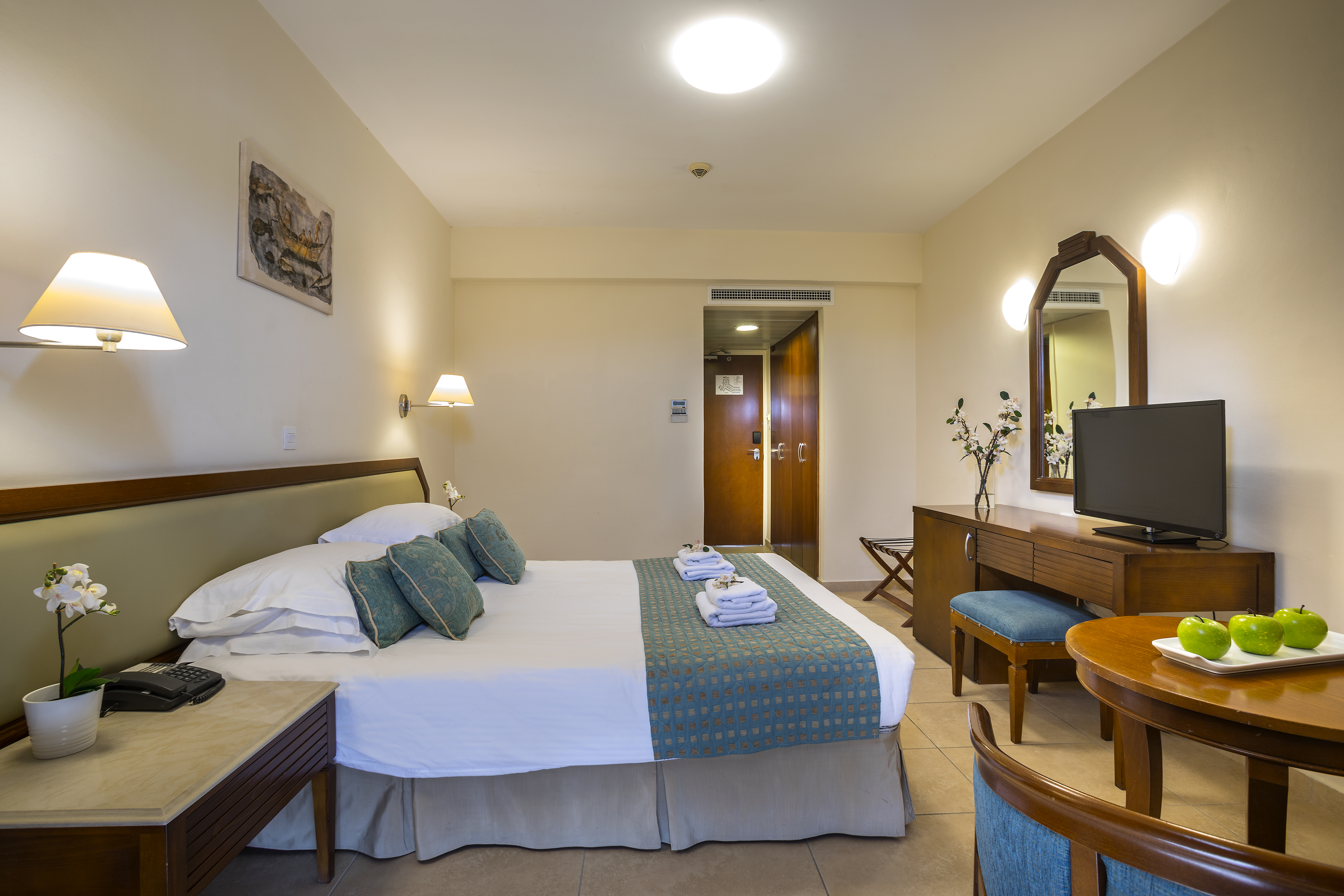 Double or Twin Side Sea View