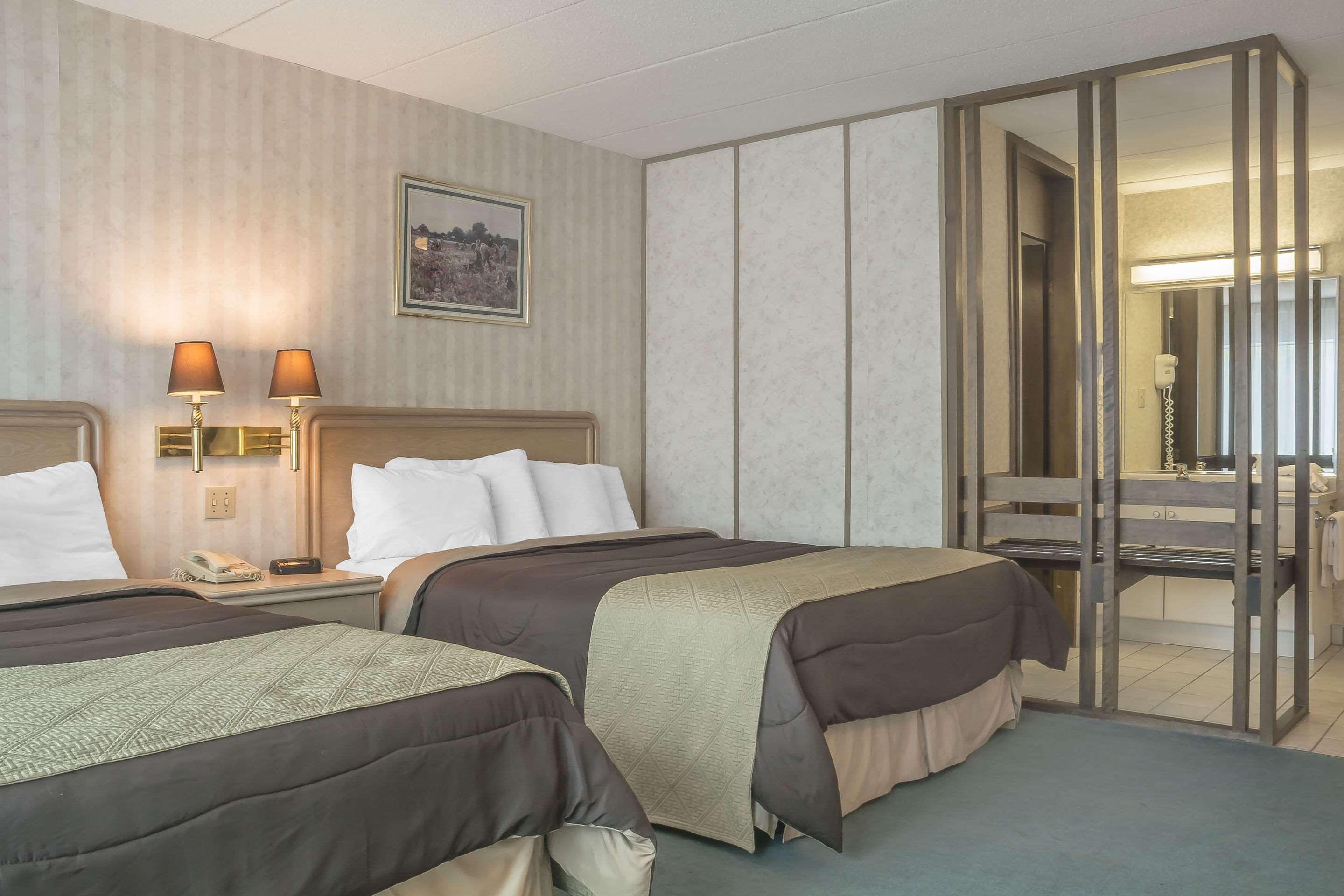 Double Two Queen Beds Non Smoking