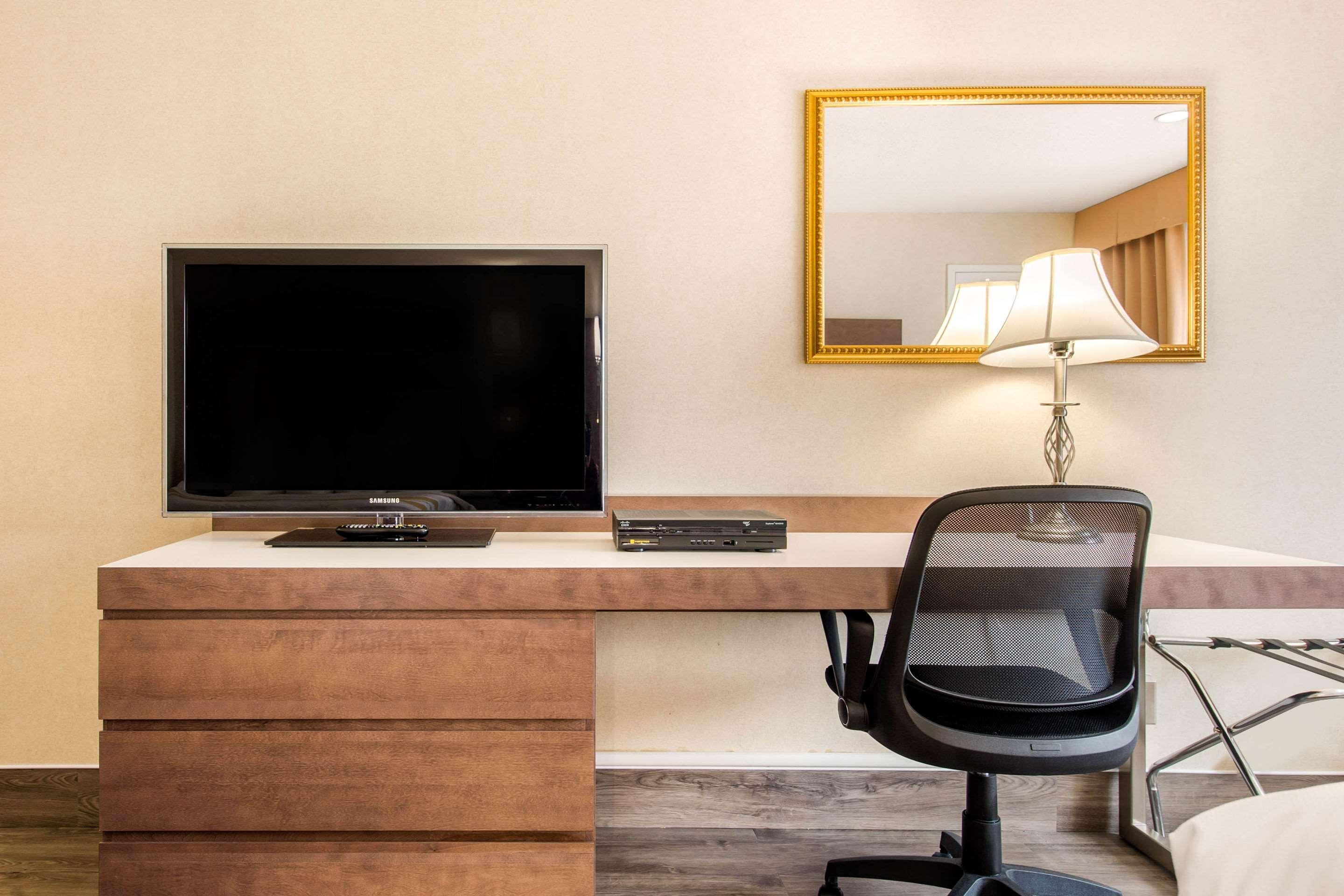 Double Two Queen Beds Non Smoking