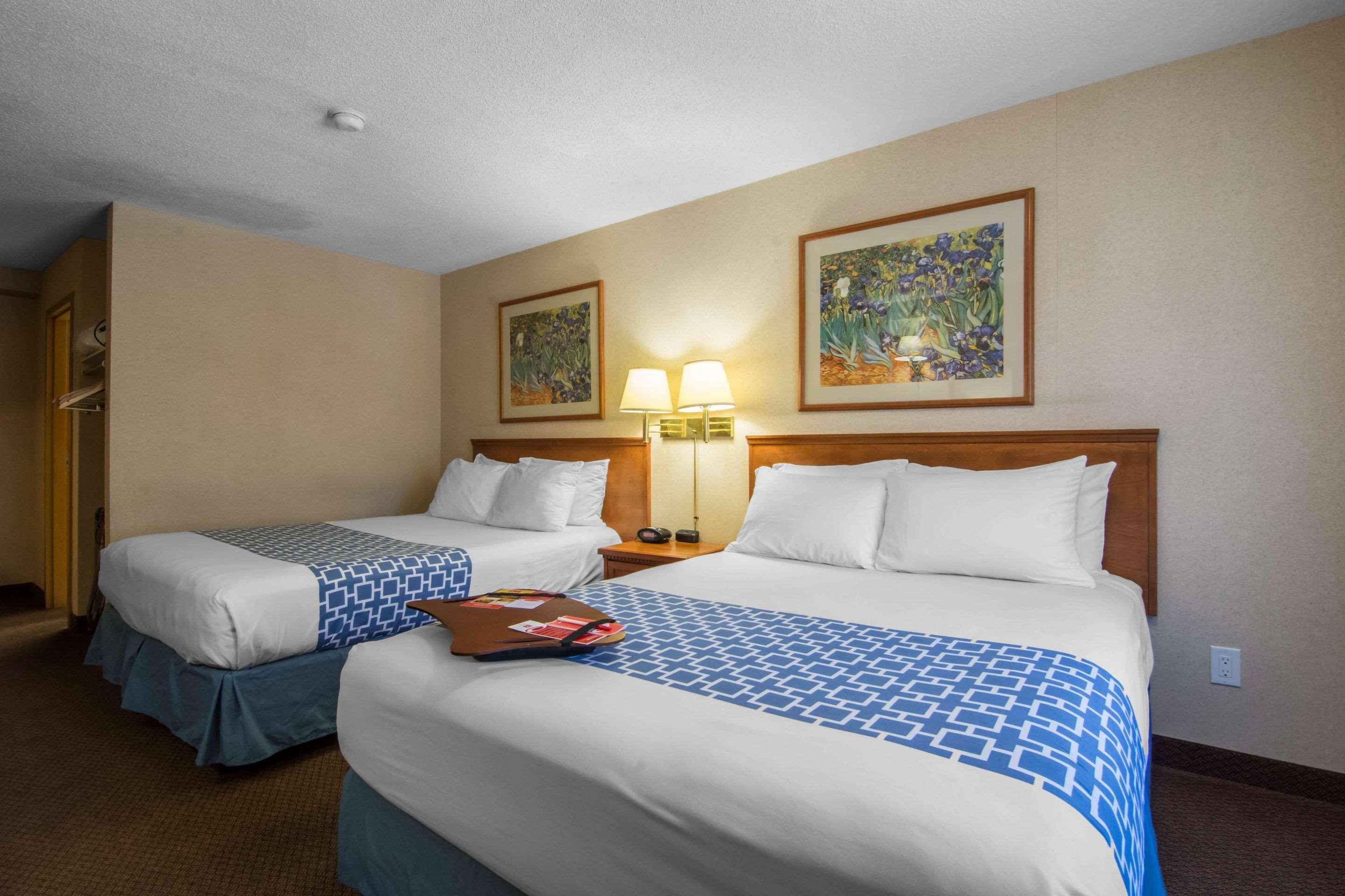 Double Two Queen Beds Non Smoking