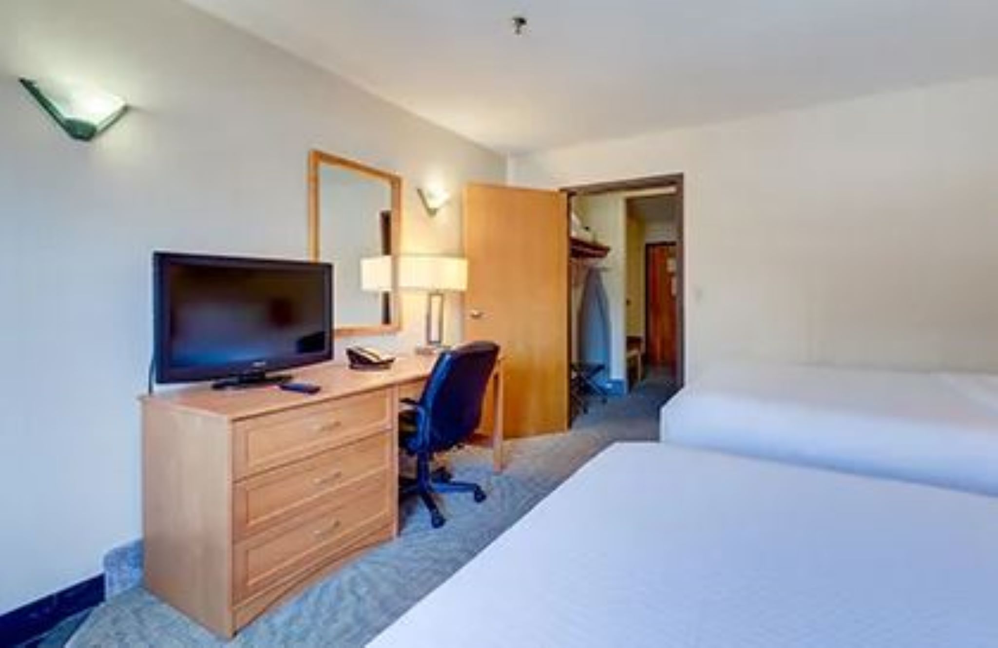 Suite Two Double Beds Non Smoking