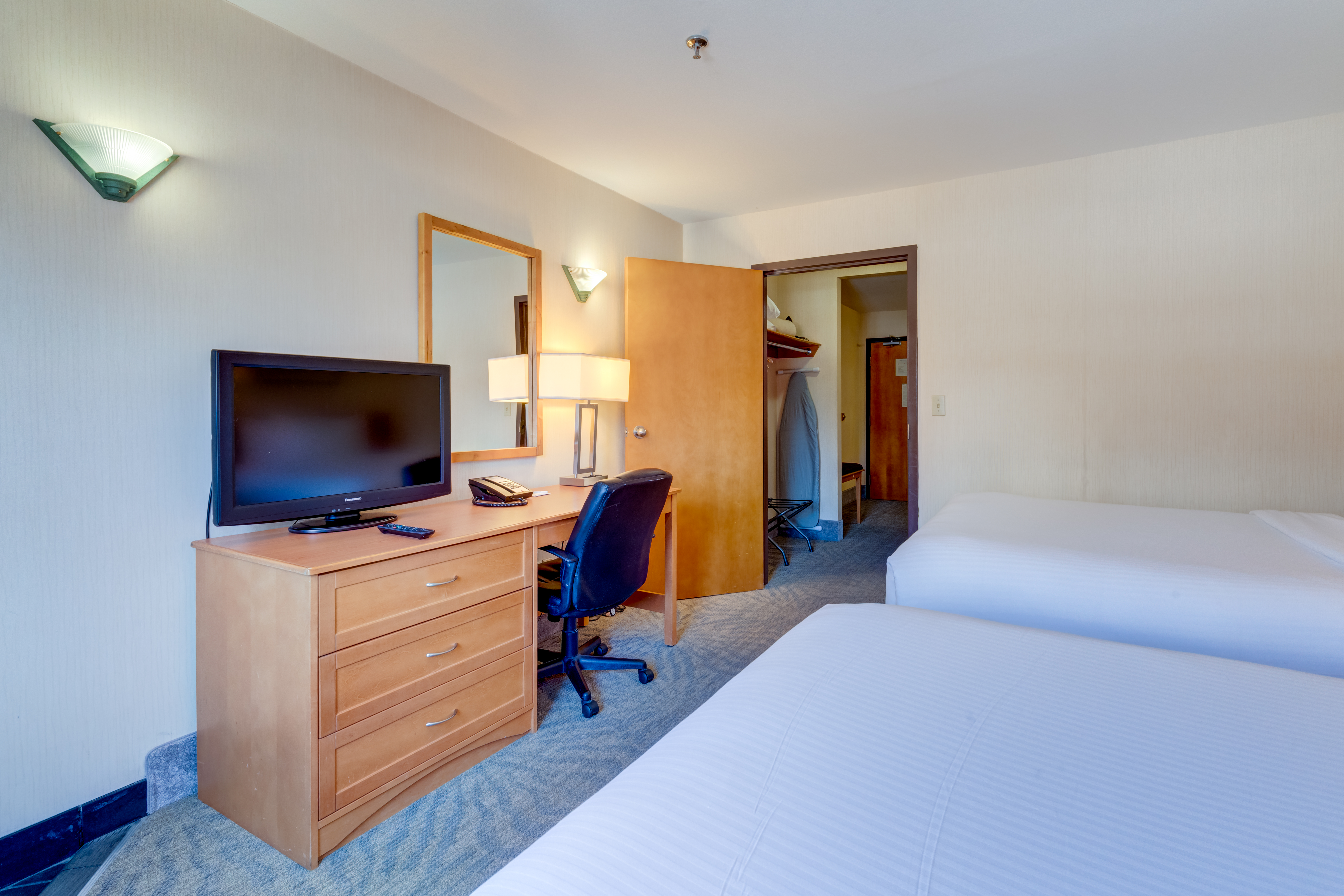 Suite Two Queen Beds