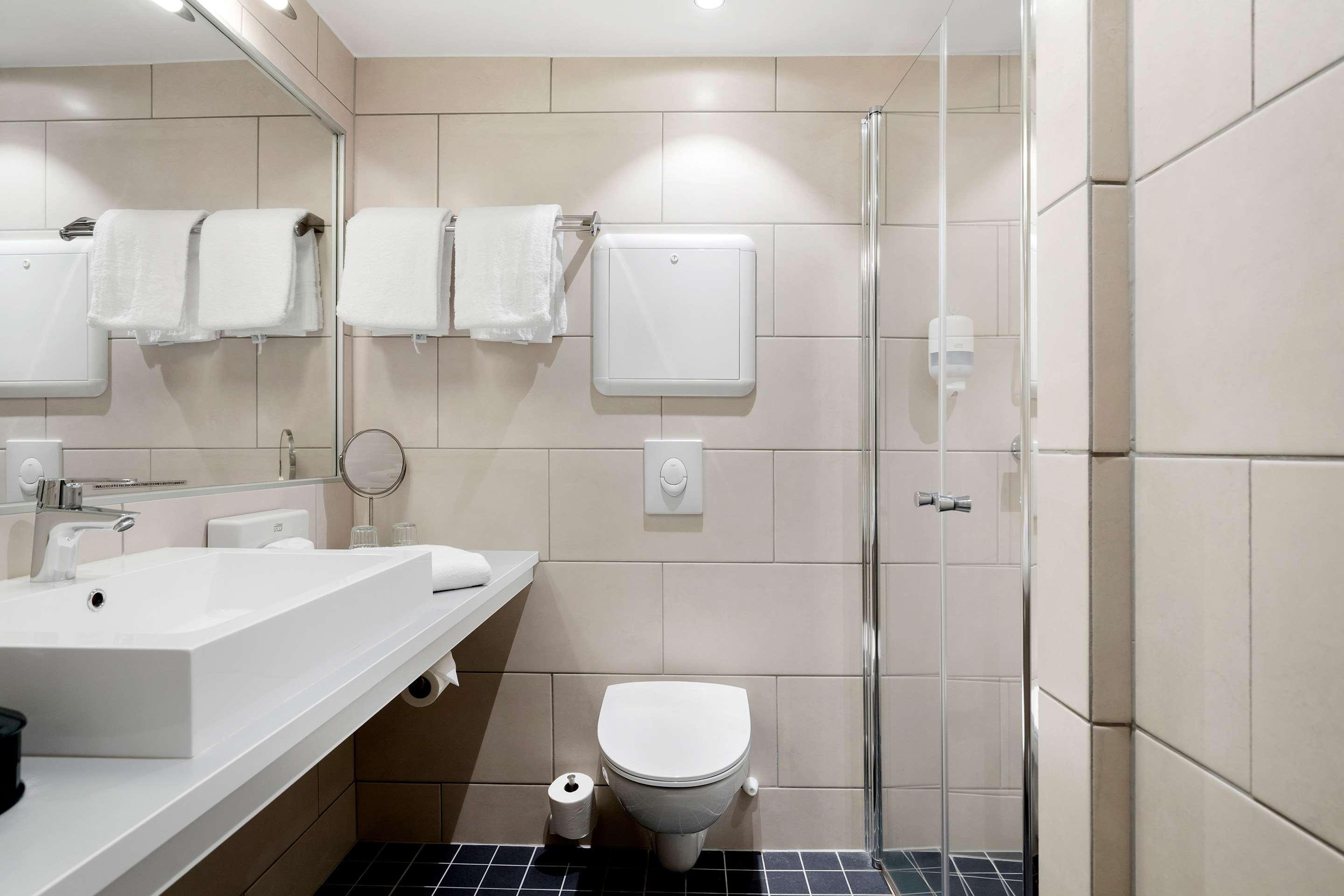 Double Queen Size Bed