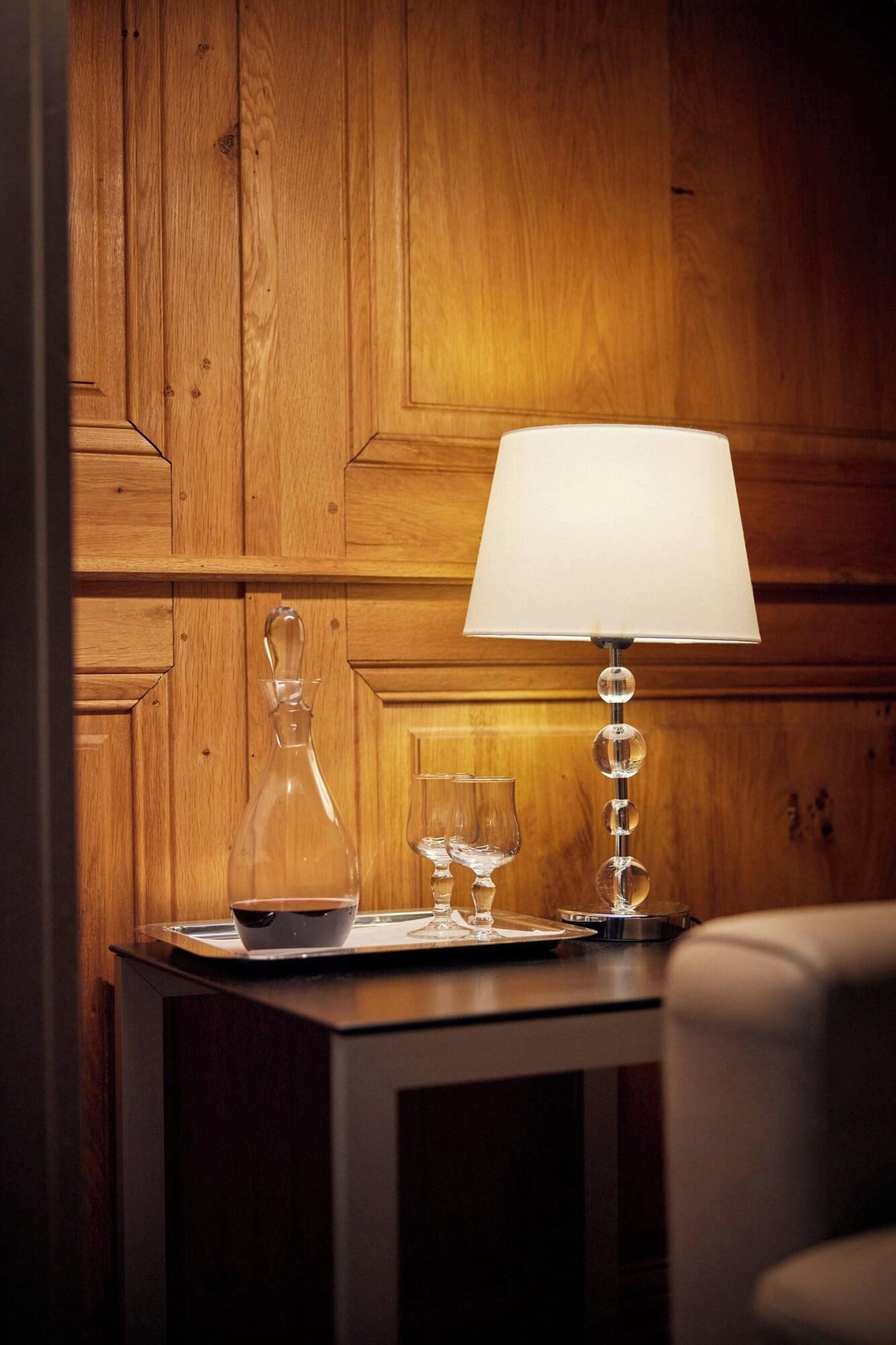 Double King Bed One Bedroom 