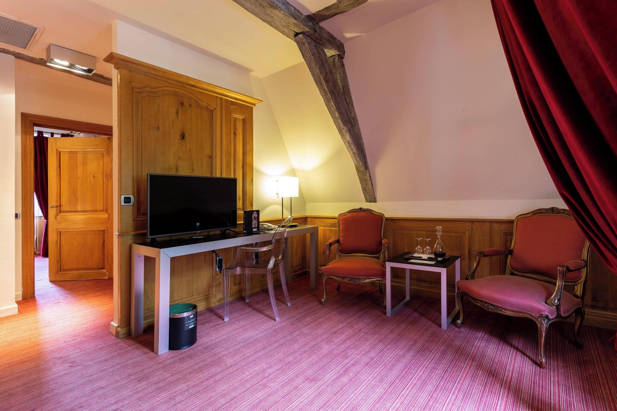 Double King Bed One Bedroom 