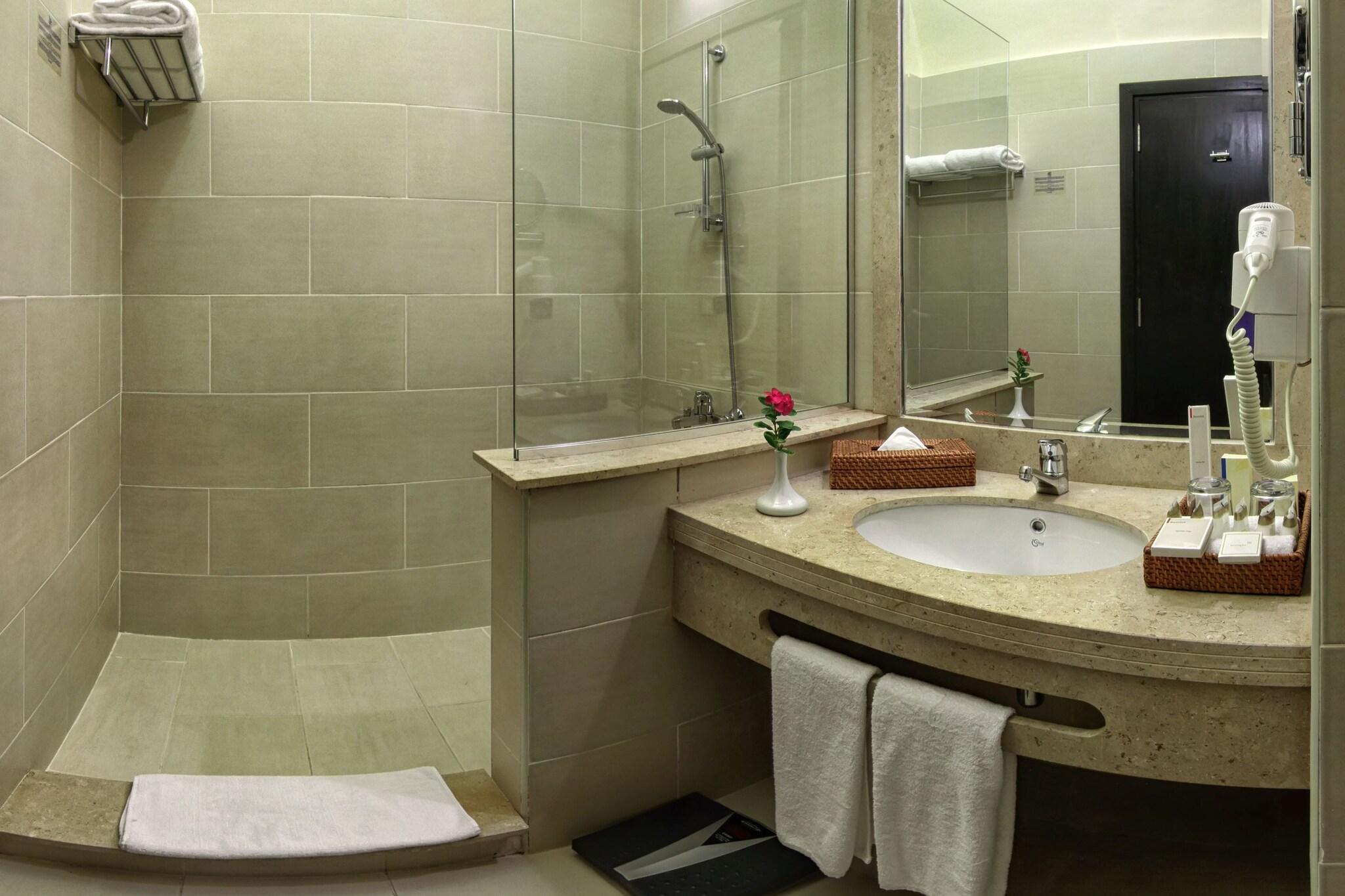 Junior Suite Pool View