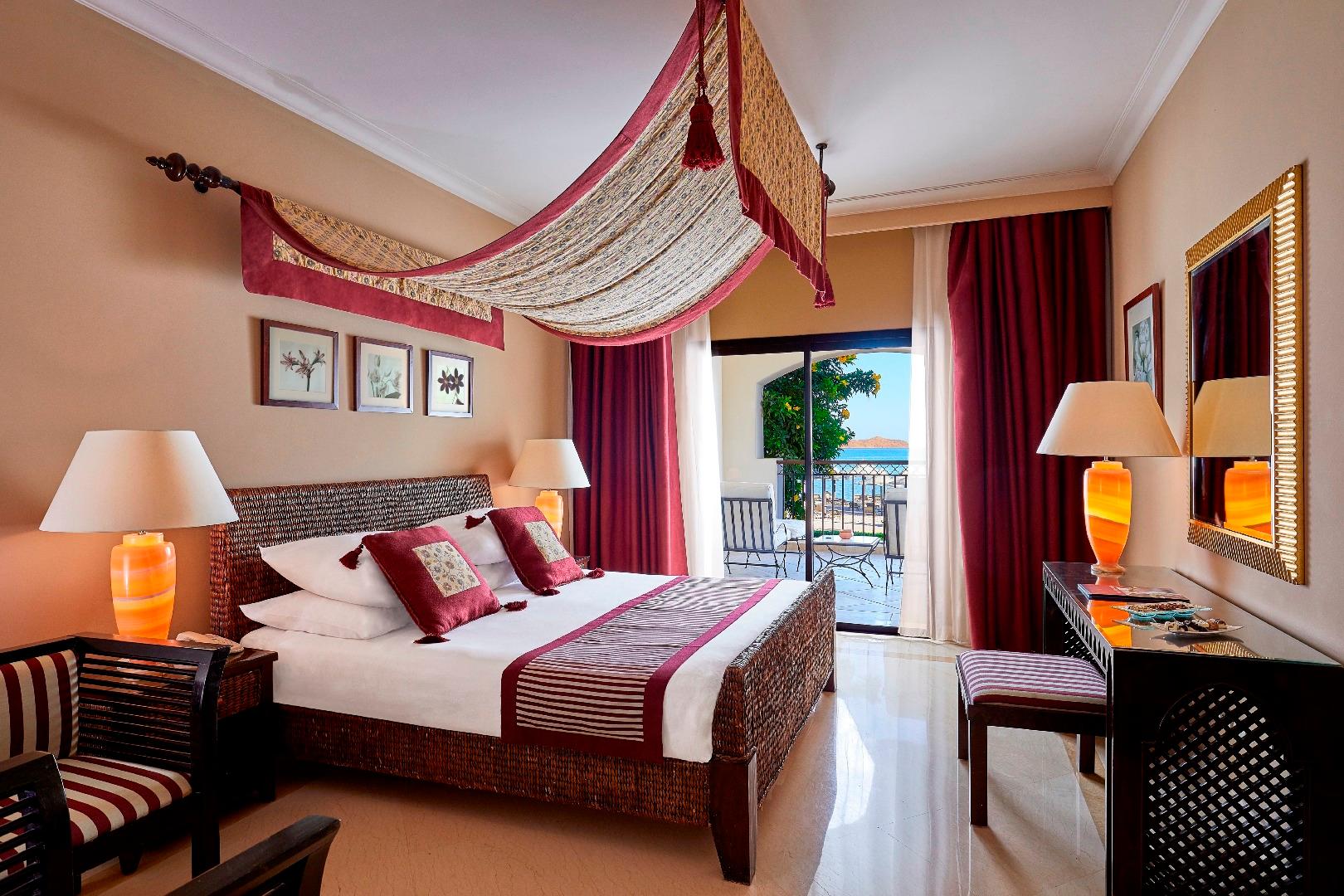 Junior Suite Queen Size Bed