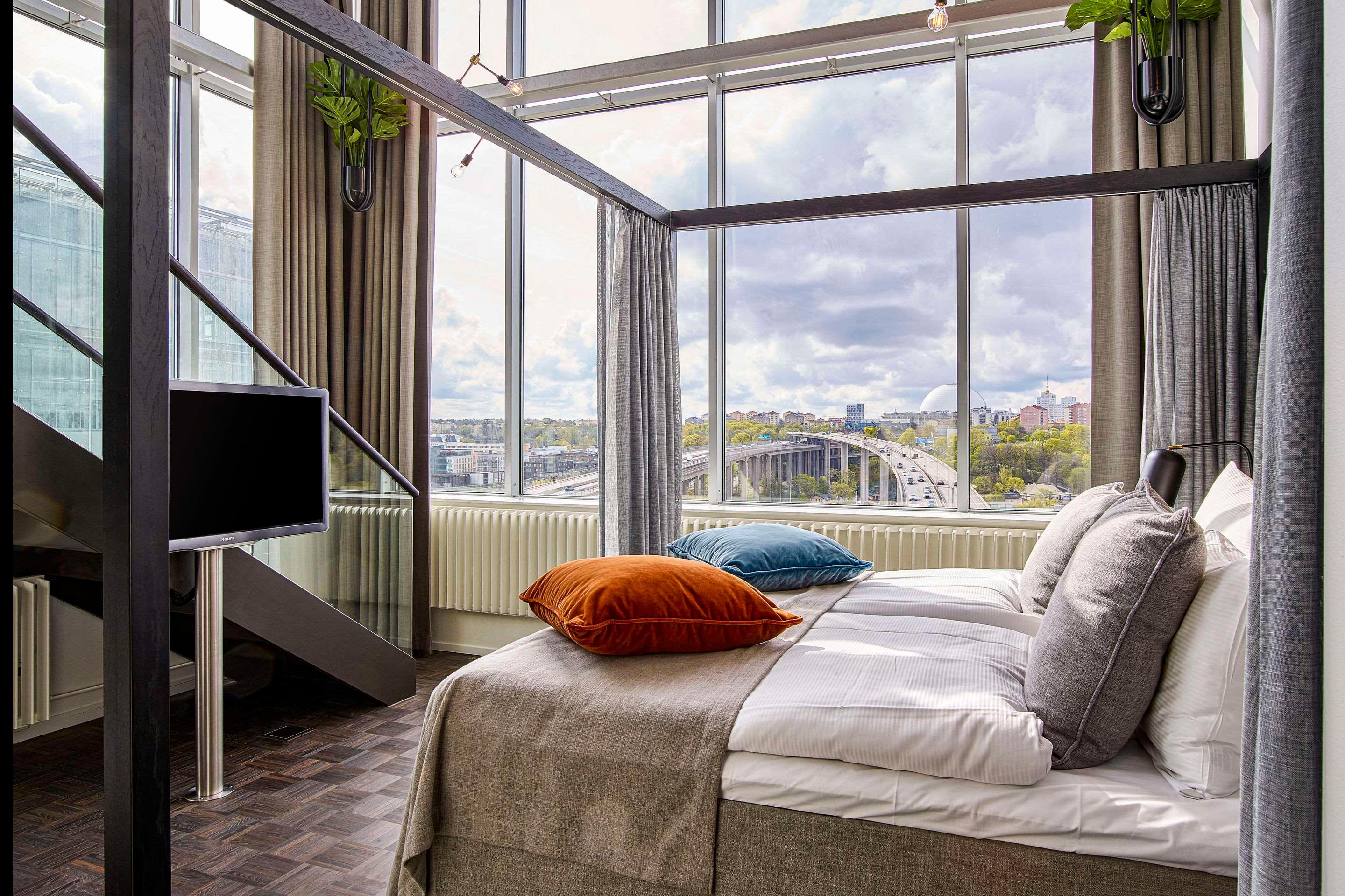 Double or Twin Standard