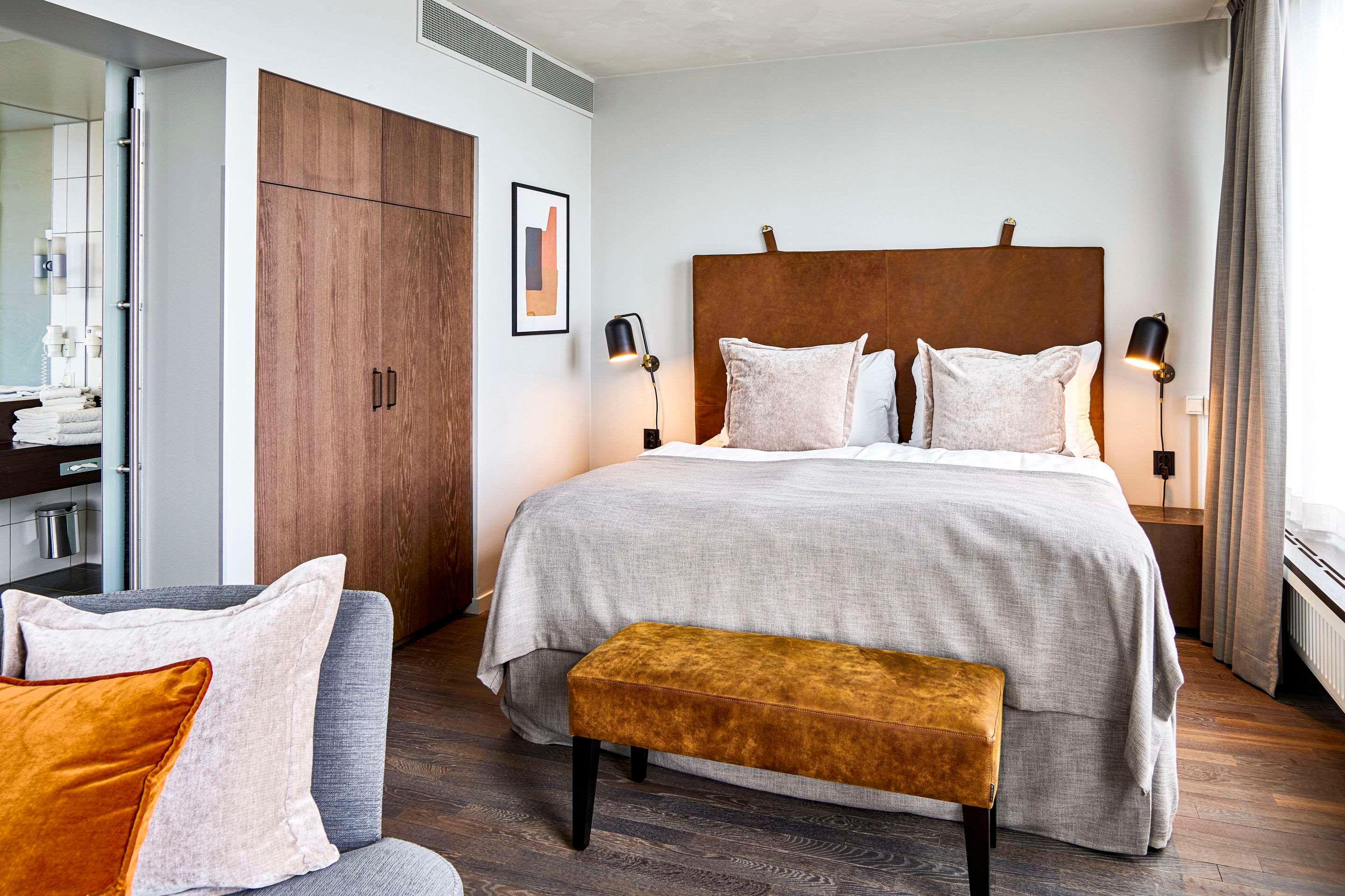 Double or Twin Standard