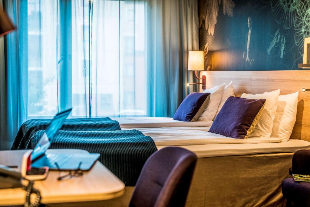 Double King Size Bed