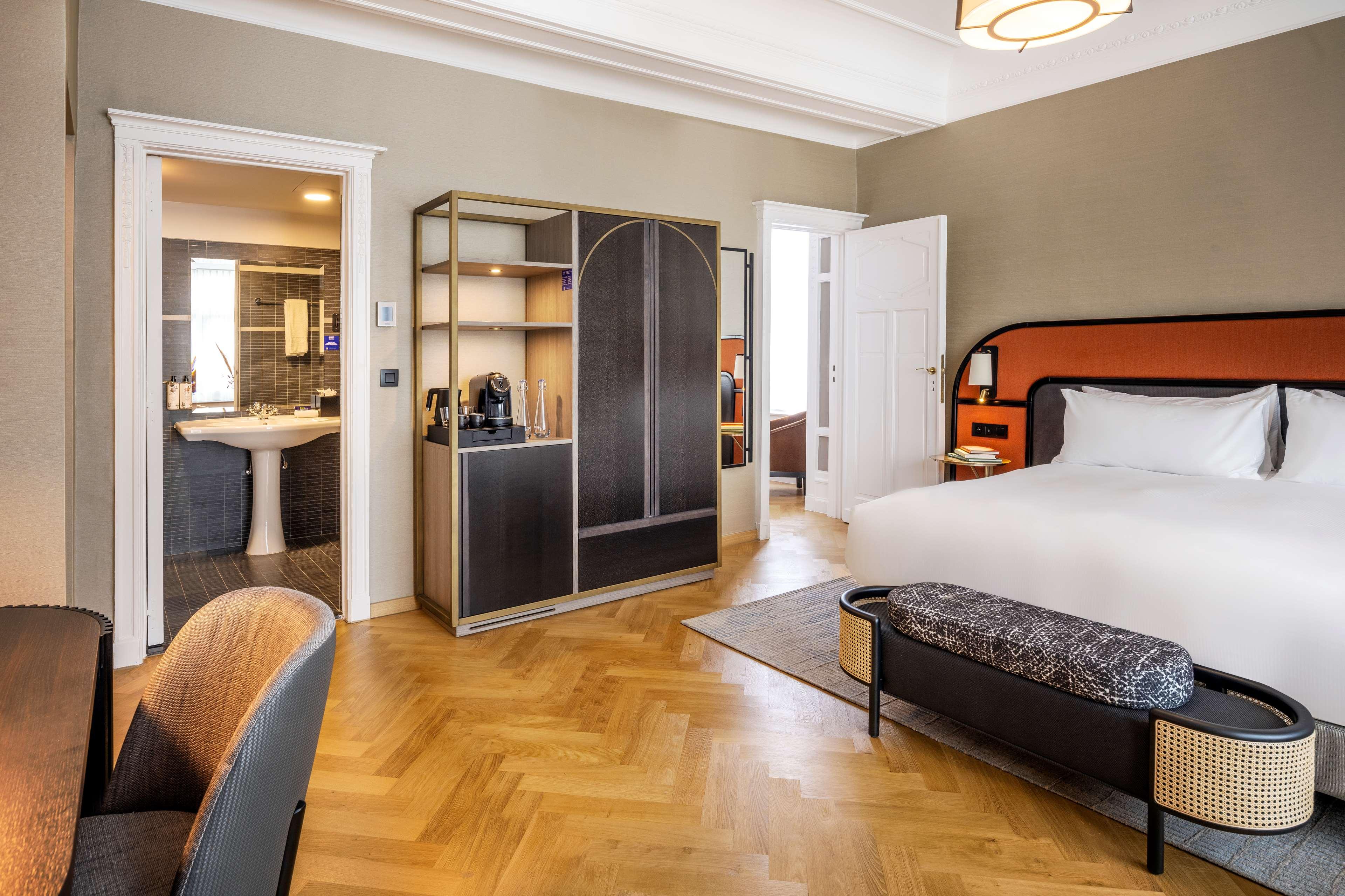 Junior Suite with Views