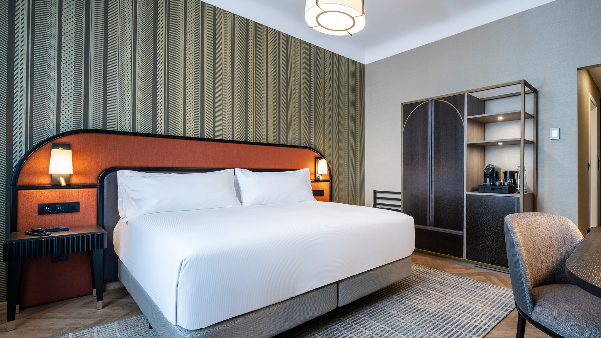 Double Guest Room King Bed