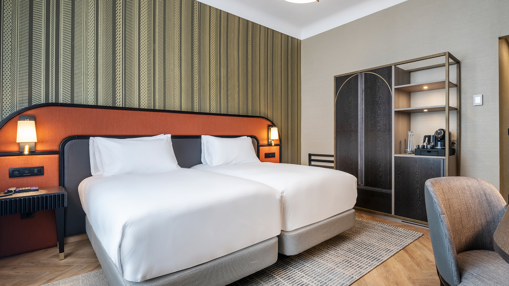 Twin Deluxe with Views