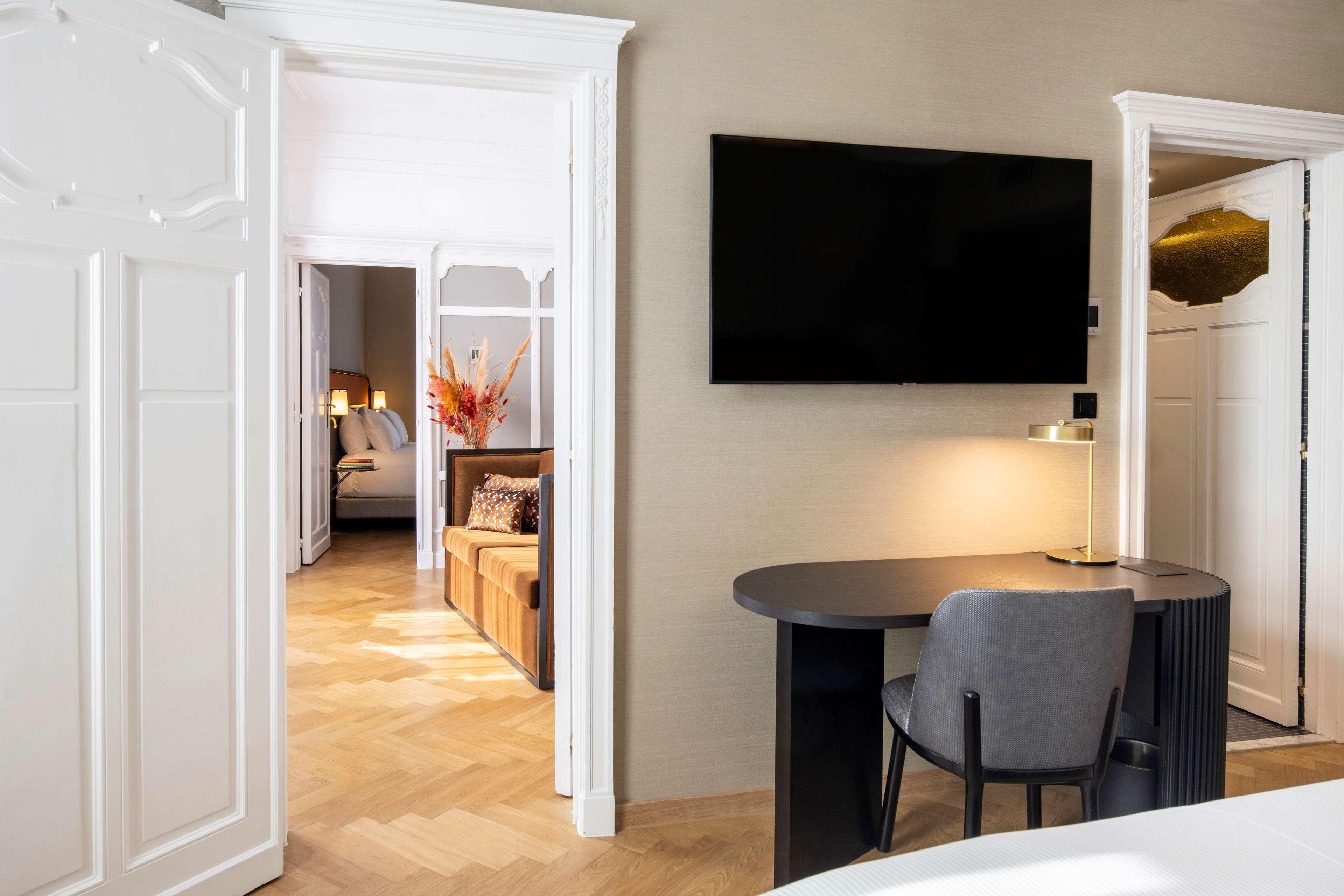 Family Room Connecting Room