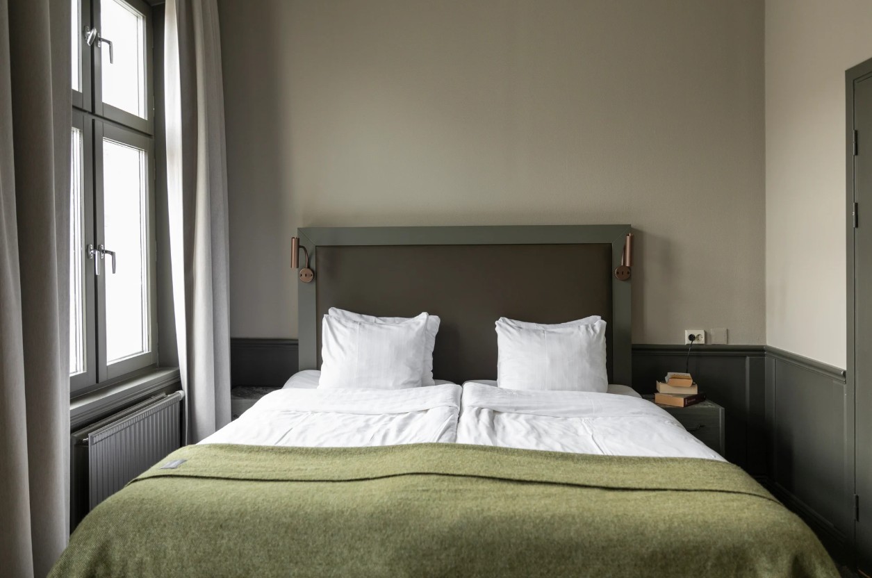 Double or Twin Annex