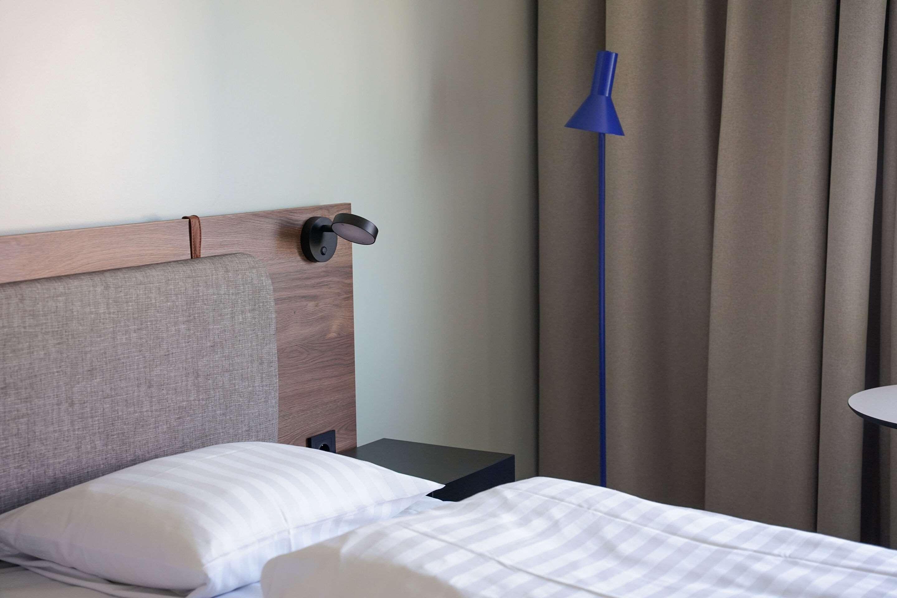 Double or Twin Standard