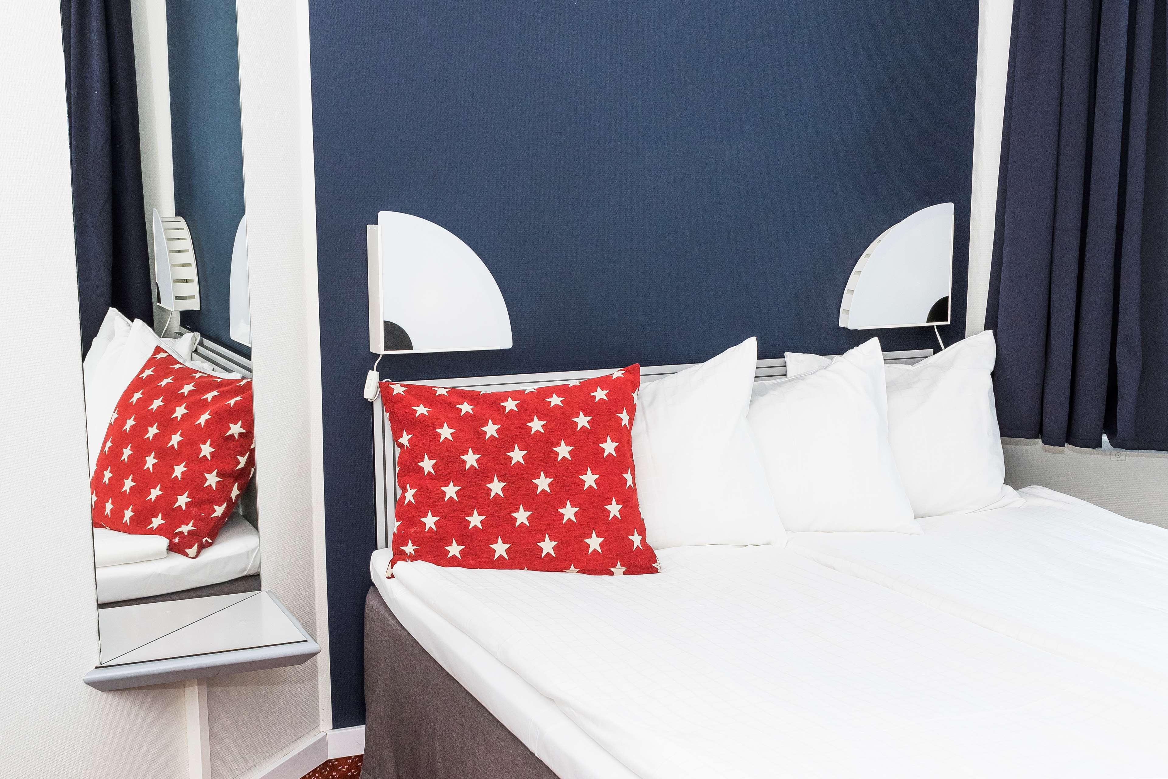 Family Room Queen Bed Non Smoking