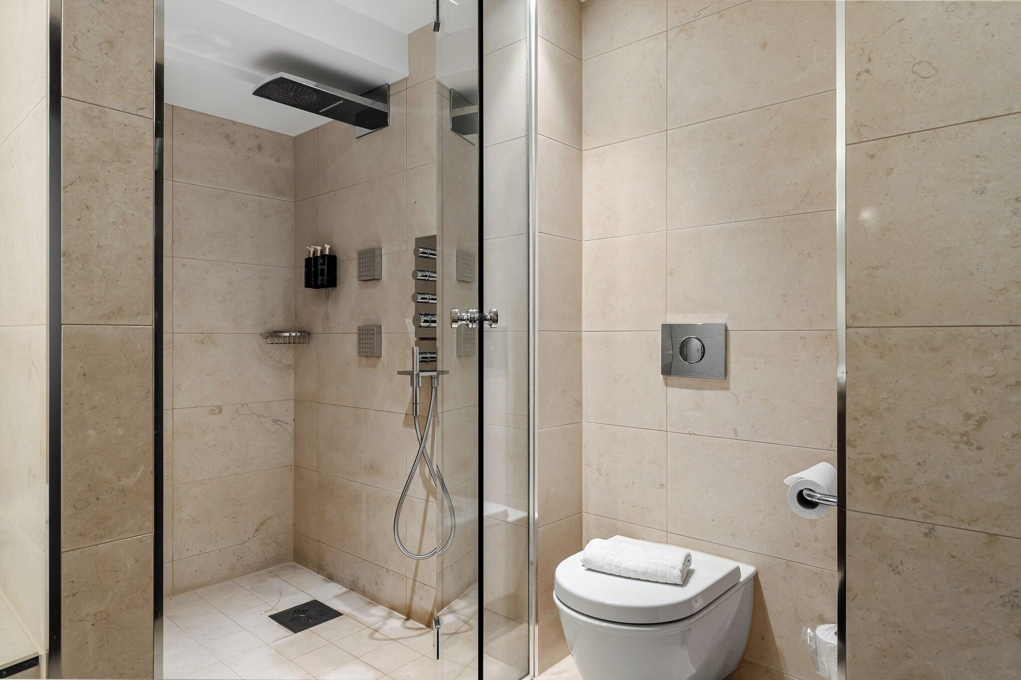 Suite with Double Bed