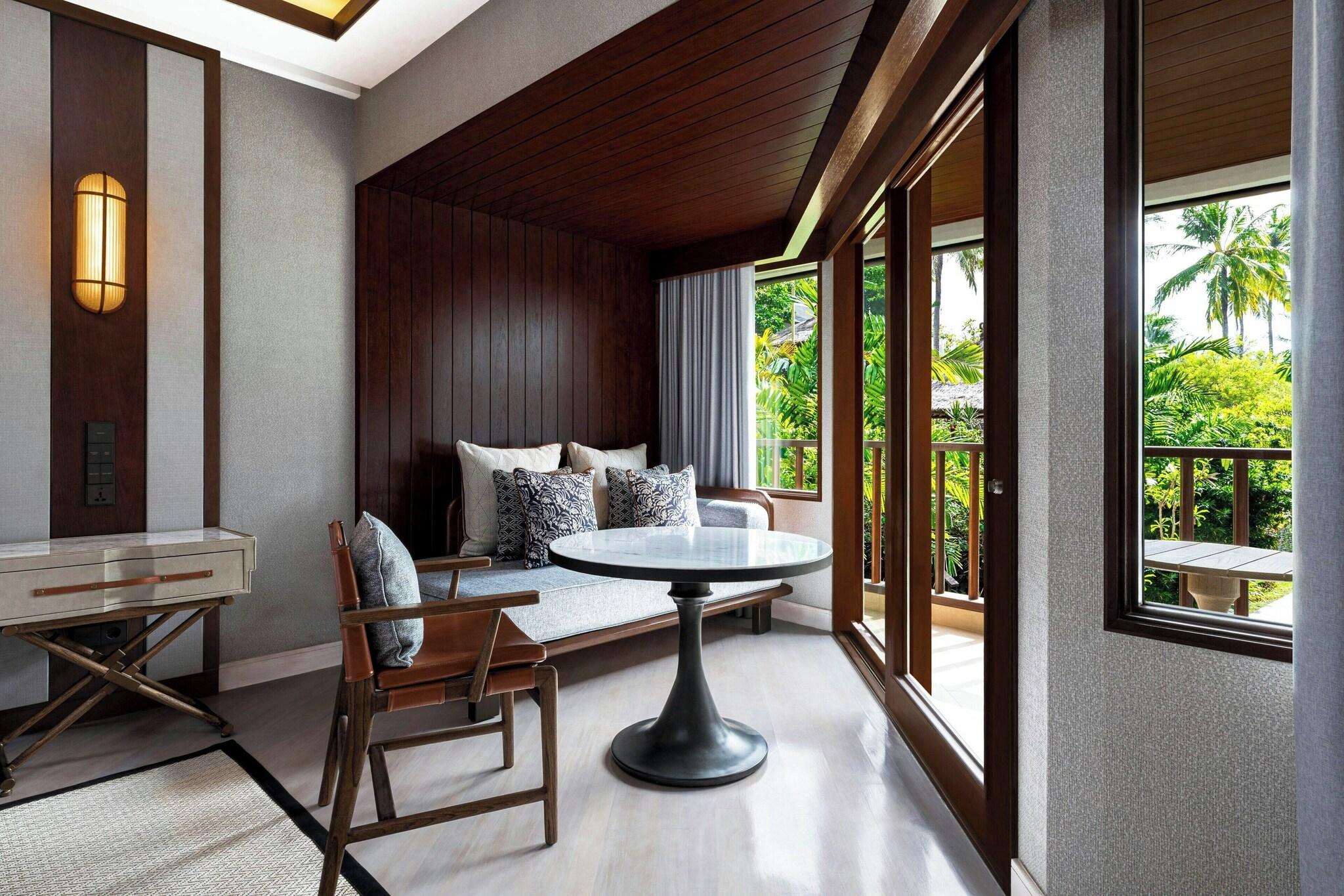 Double Garden View King Bed