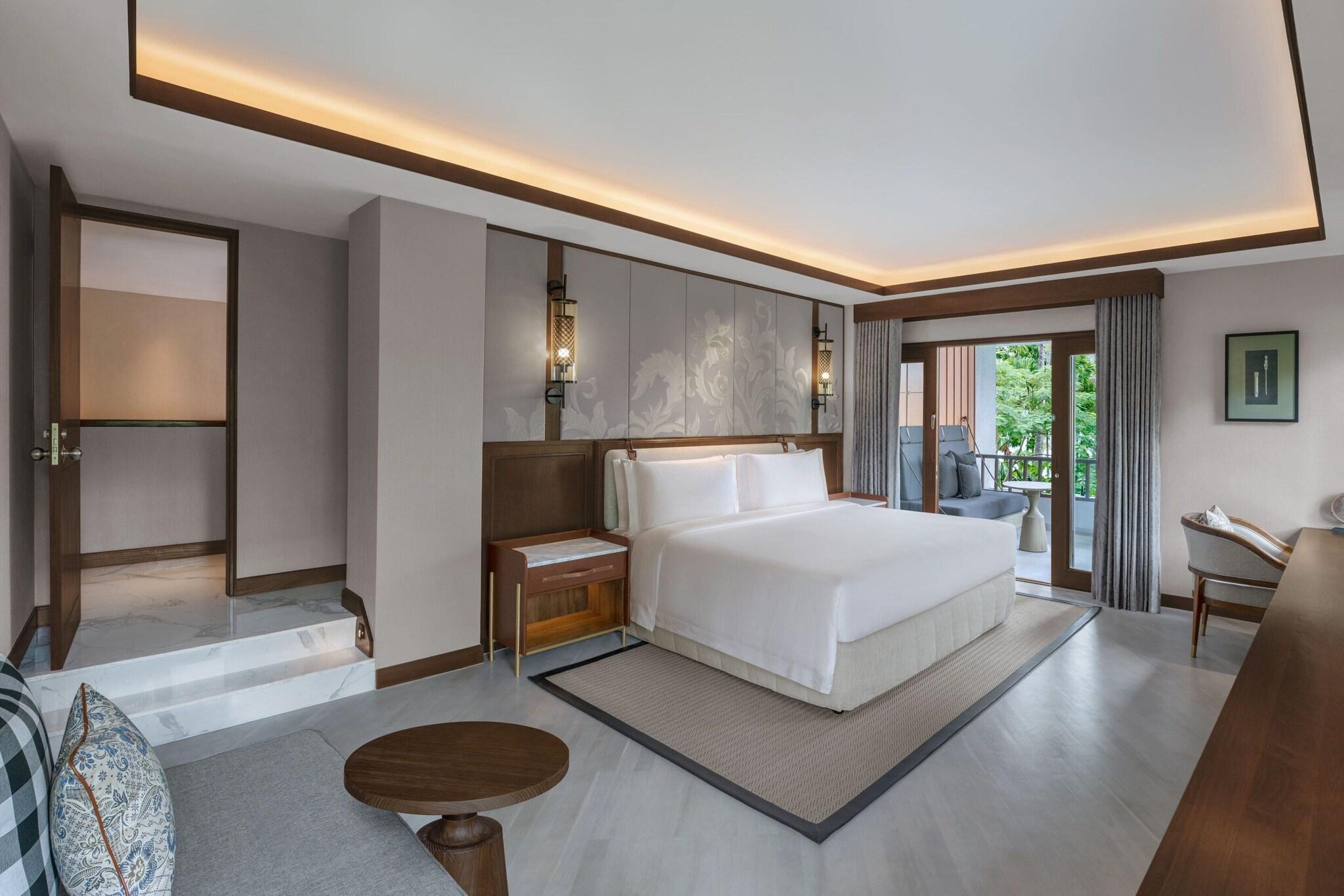 Suite Ocean View King Bed