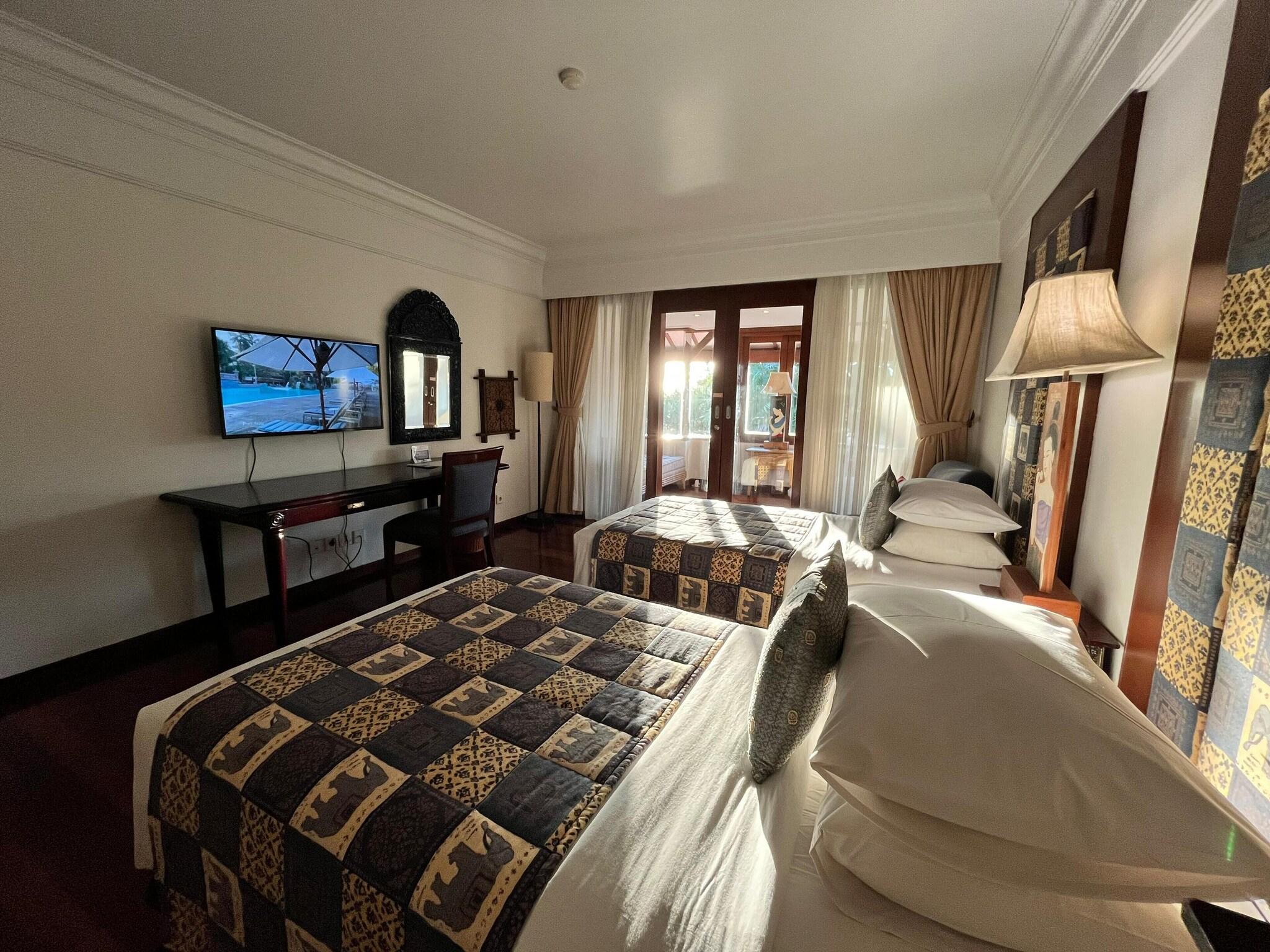 Apartment Luxury Partial Ocean View