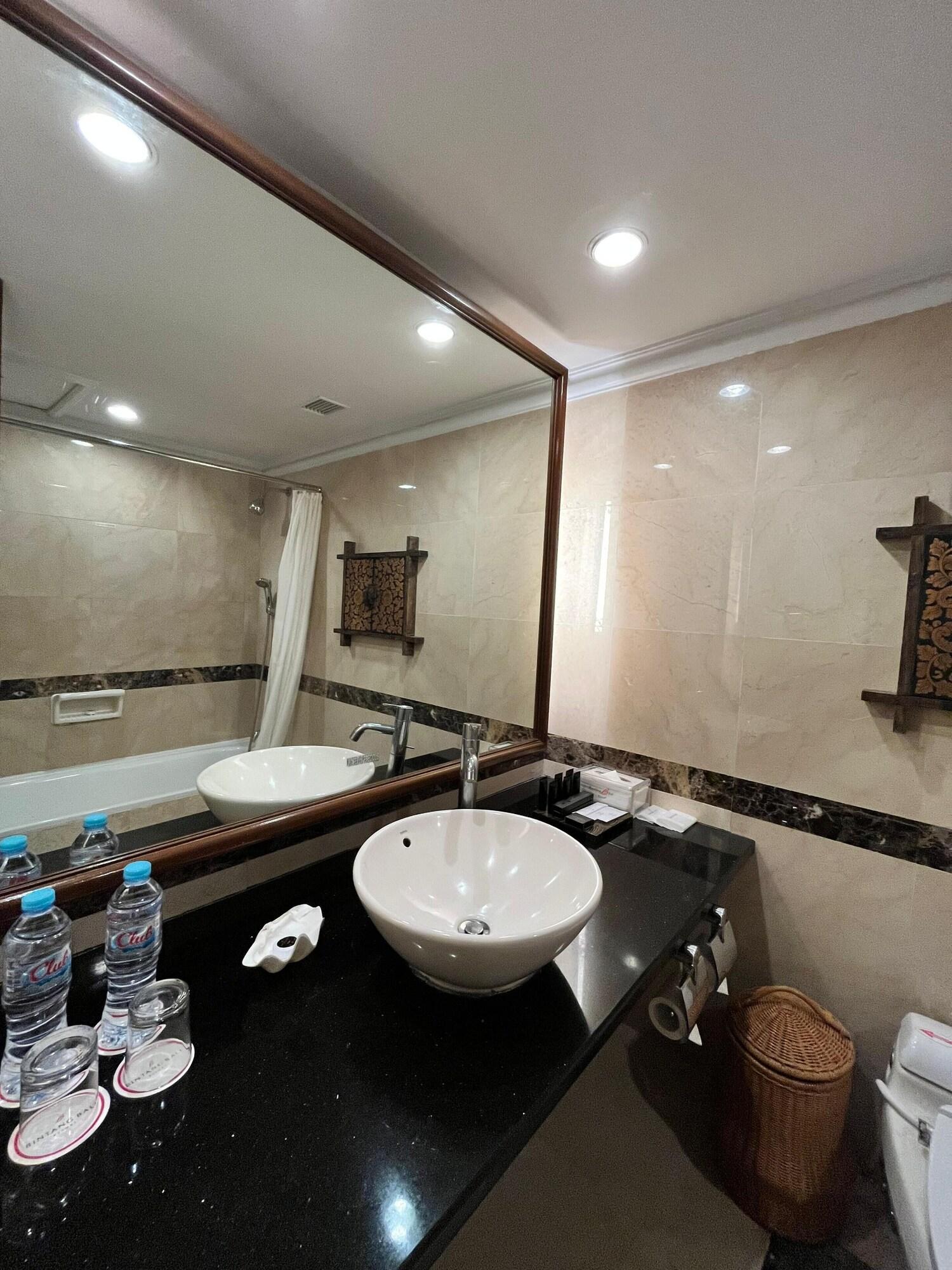 Apartment Luxury Partial Ocean View