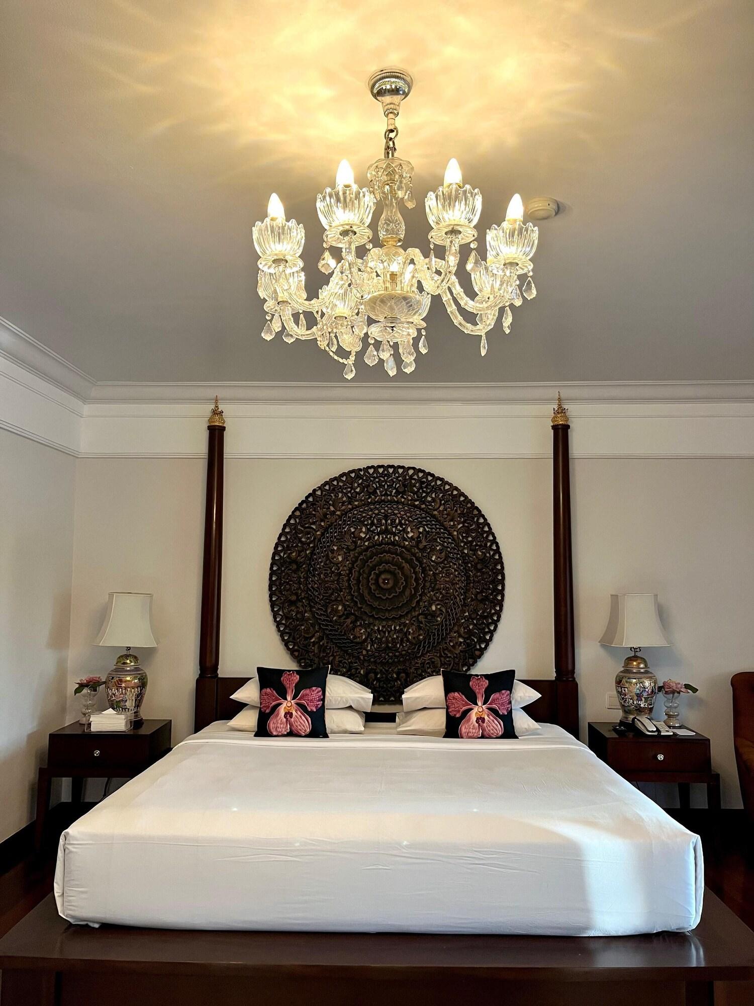 Apartment Luxury Partial Ocean View