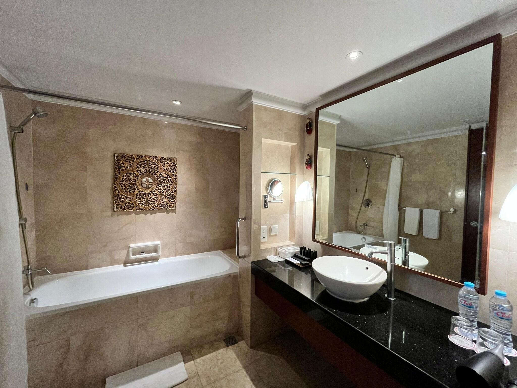 Apartment Luxury Partial Ocean View