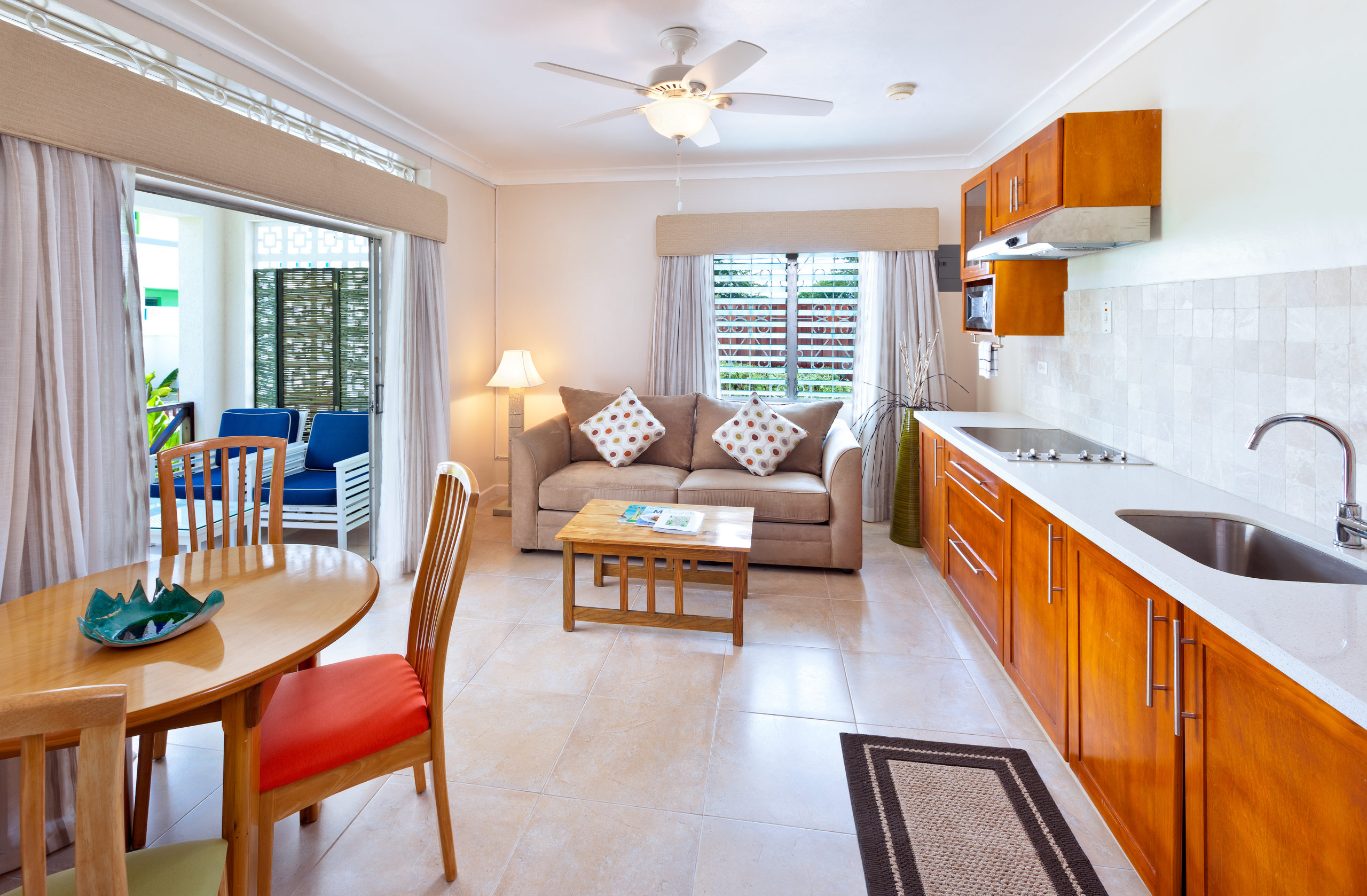 Double Deluxe Queen Bed