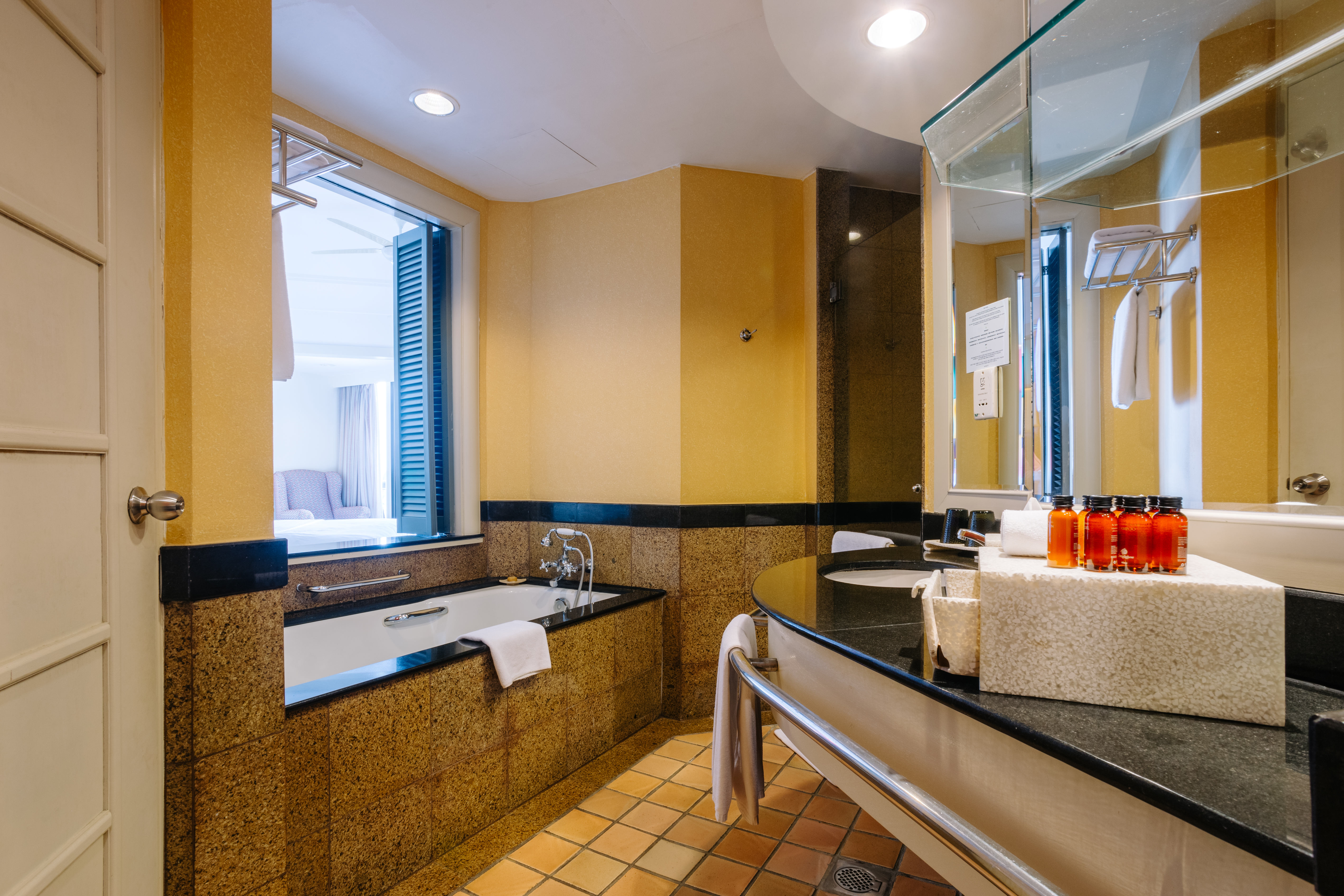 Twin King Bed One Bedroom 