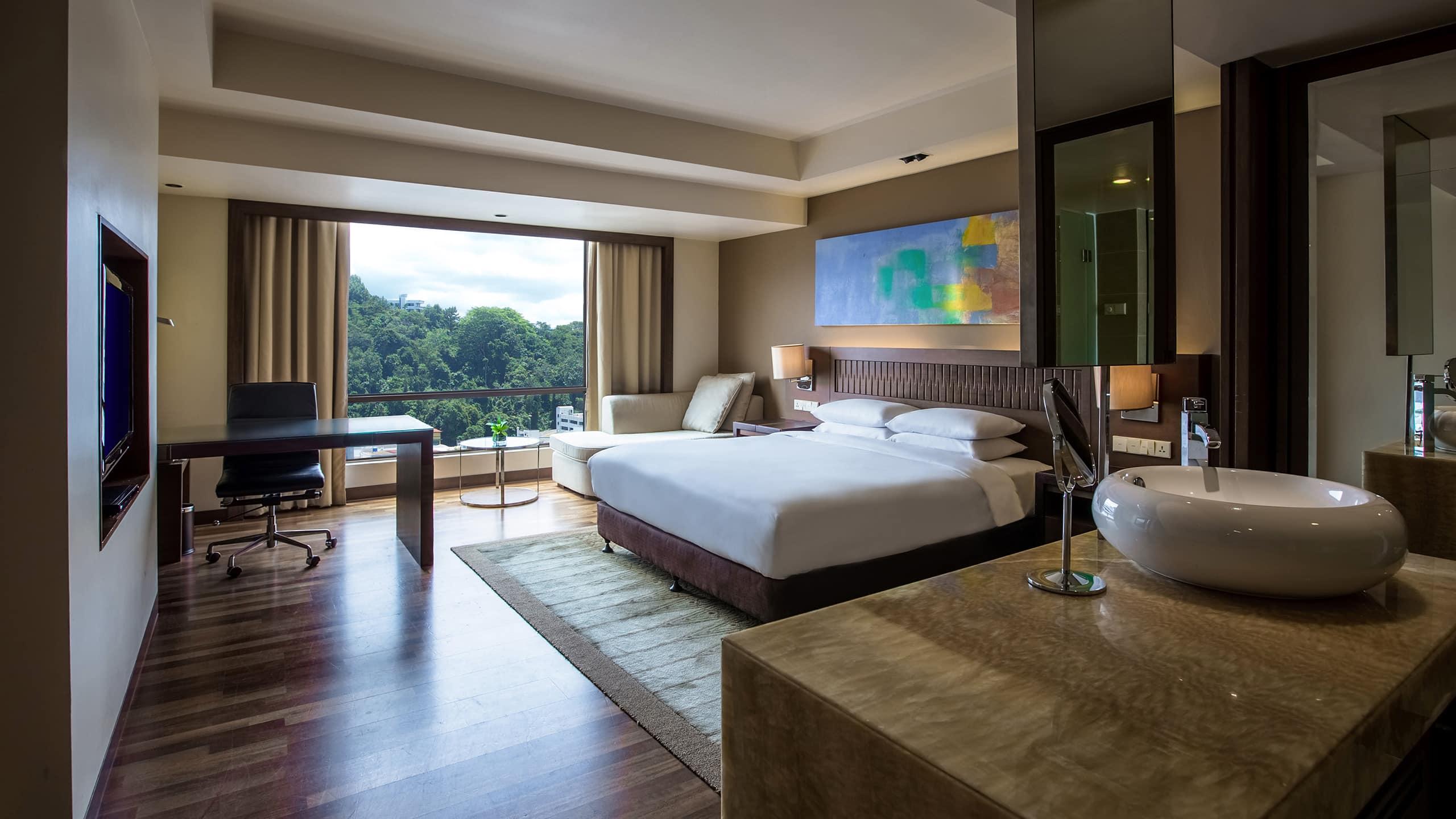 Double Club King Bed