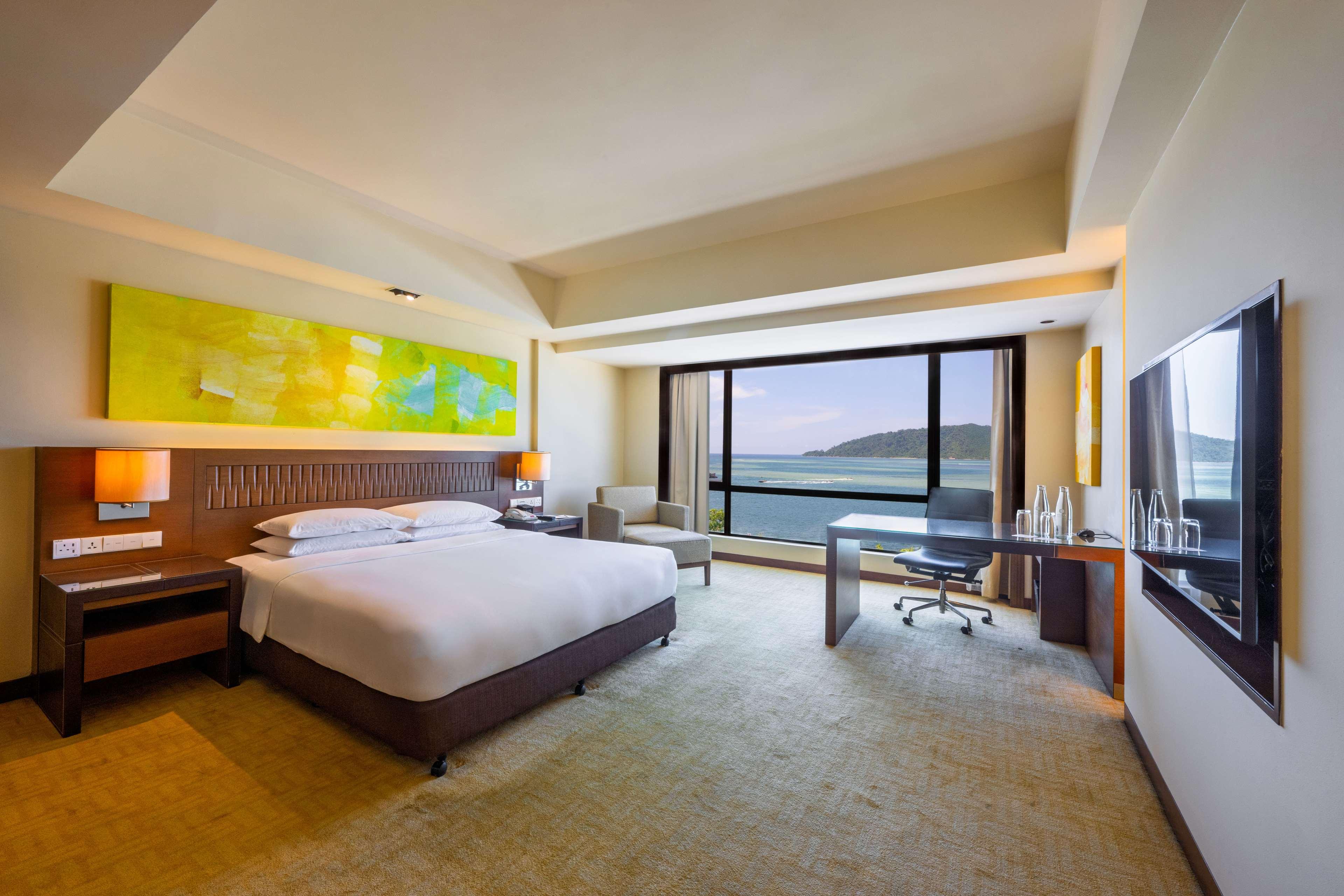 Double Sea View King Bed