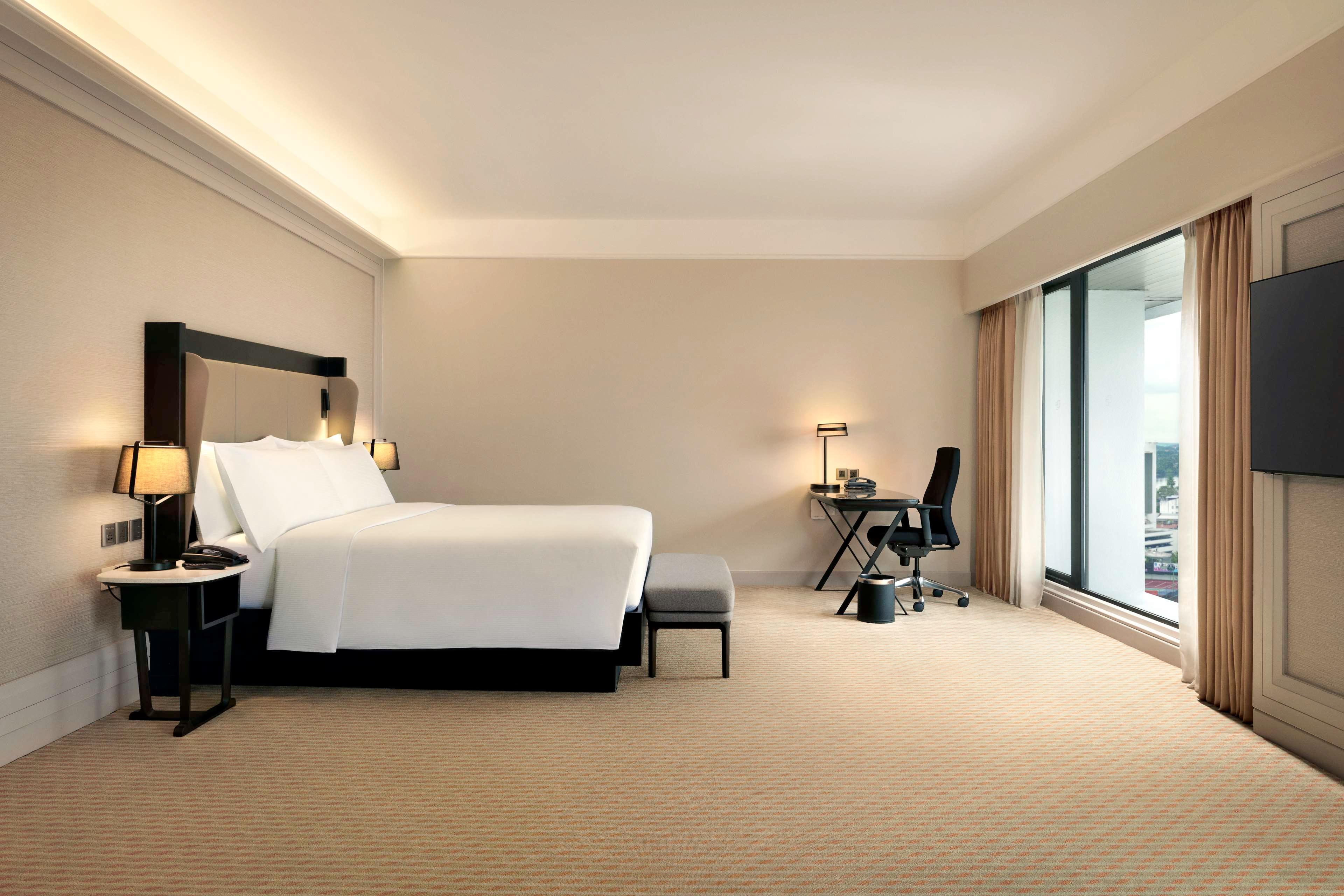 Family Room Deluxe King Bed