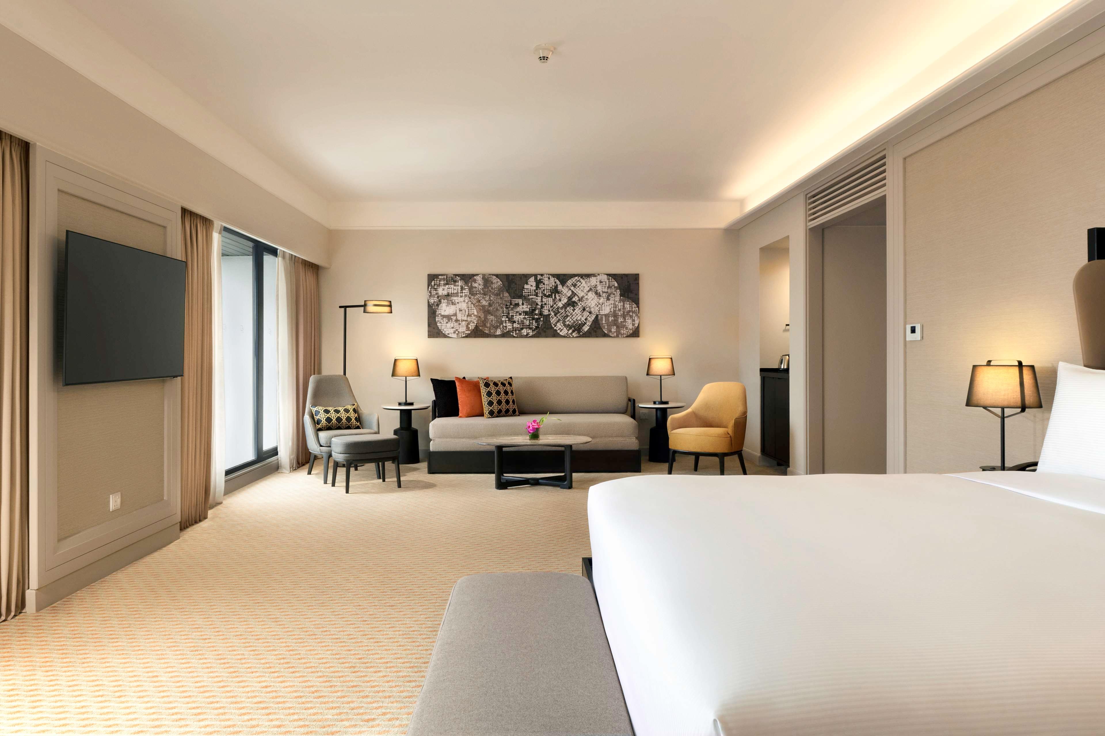 Family Room Deluxe King Bed