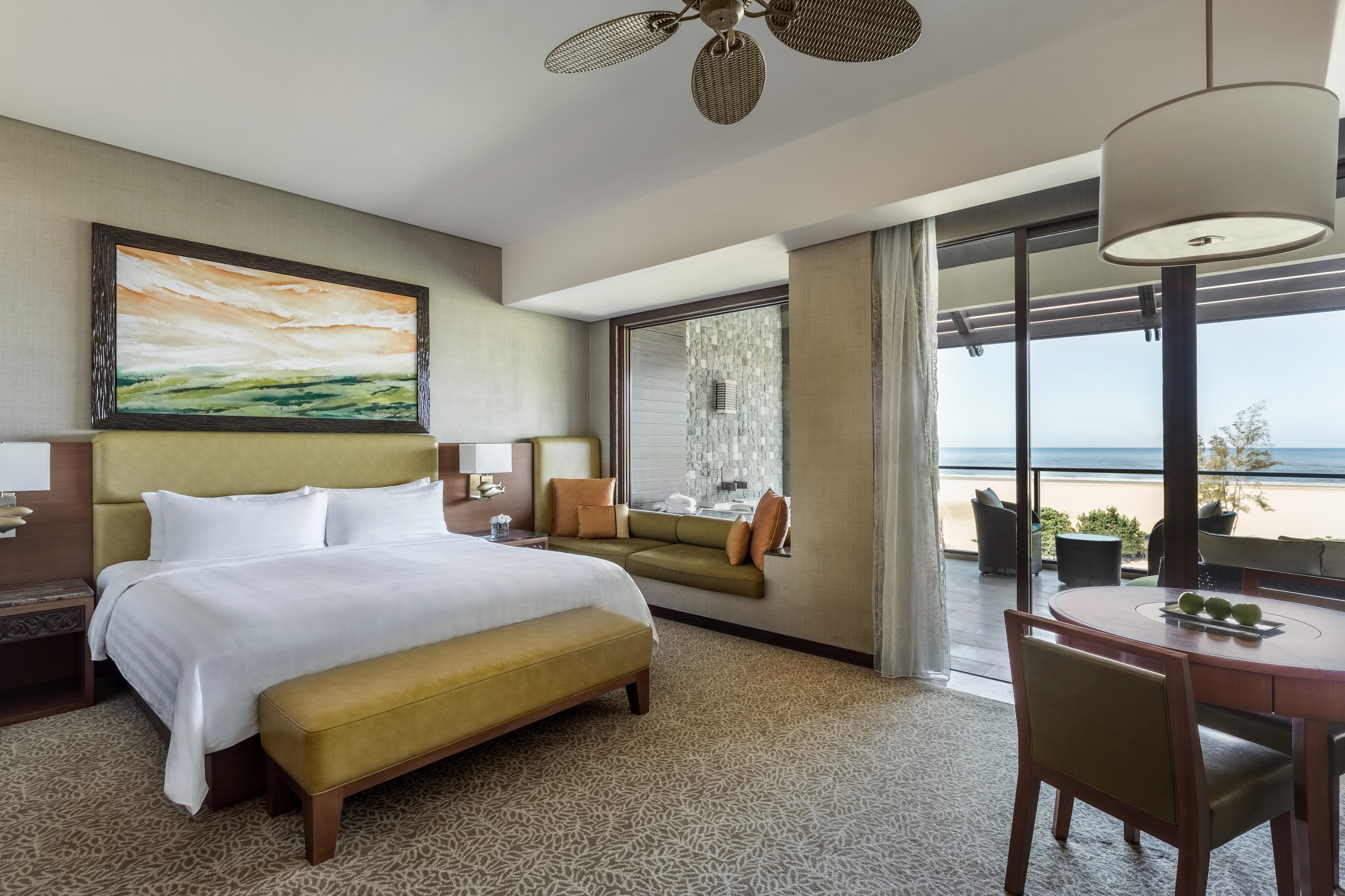 Junior Suite Sea View King Bed