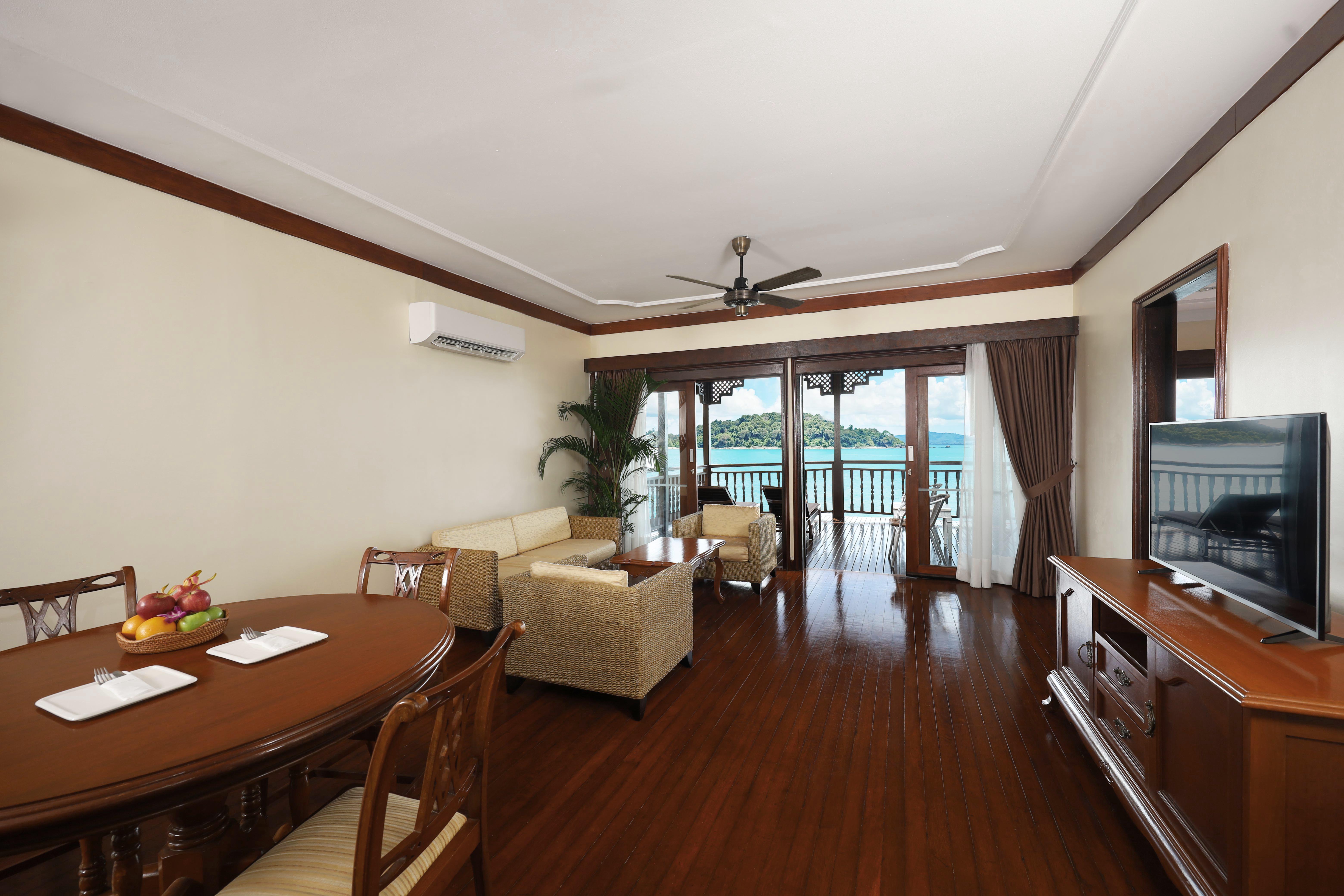 Suite King Size Bed