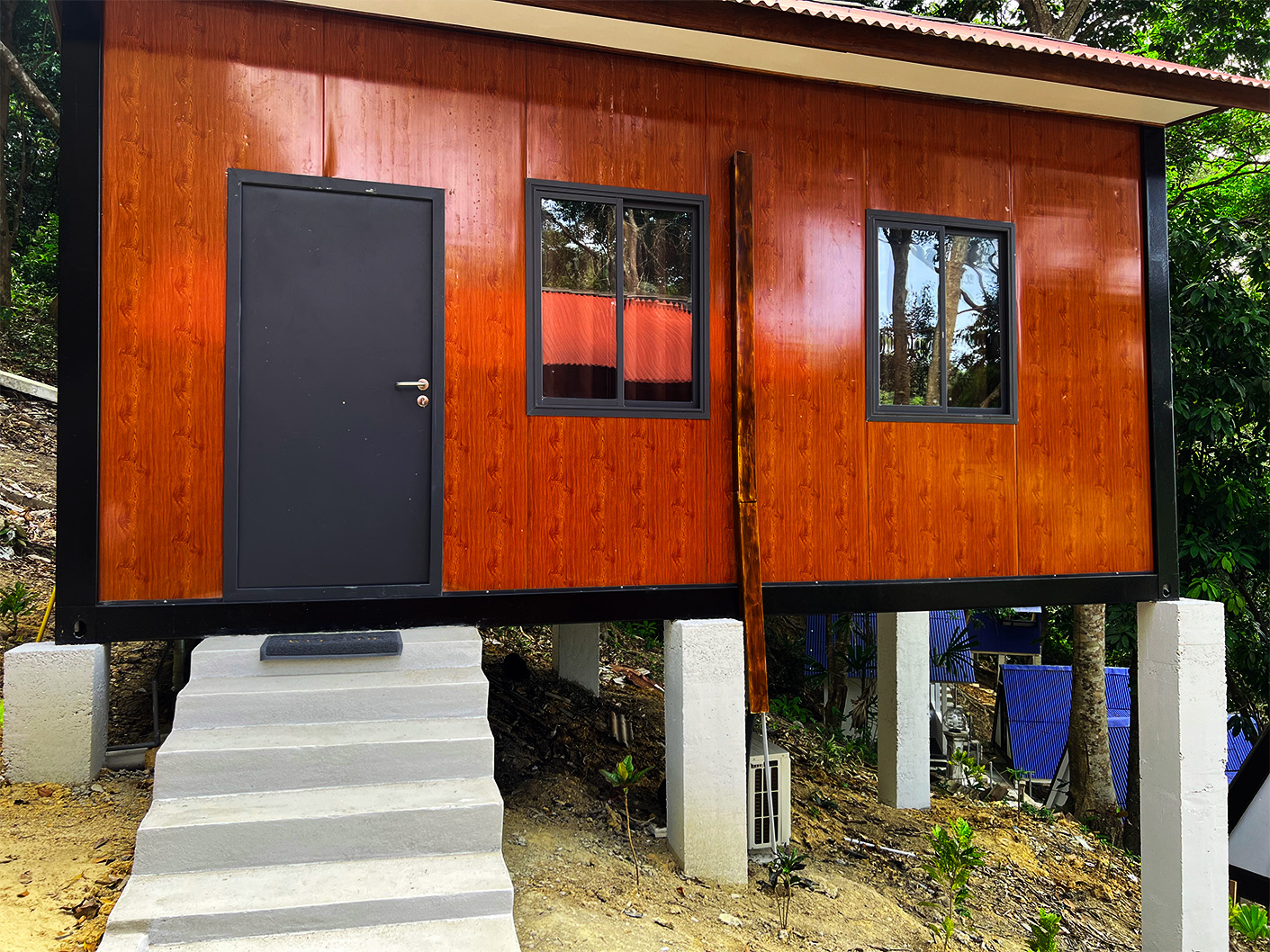 Cabin Queen Size Bed