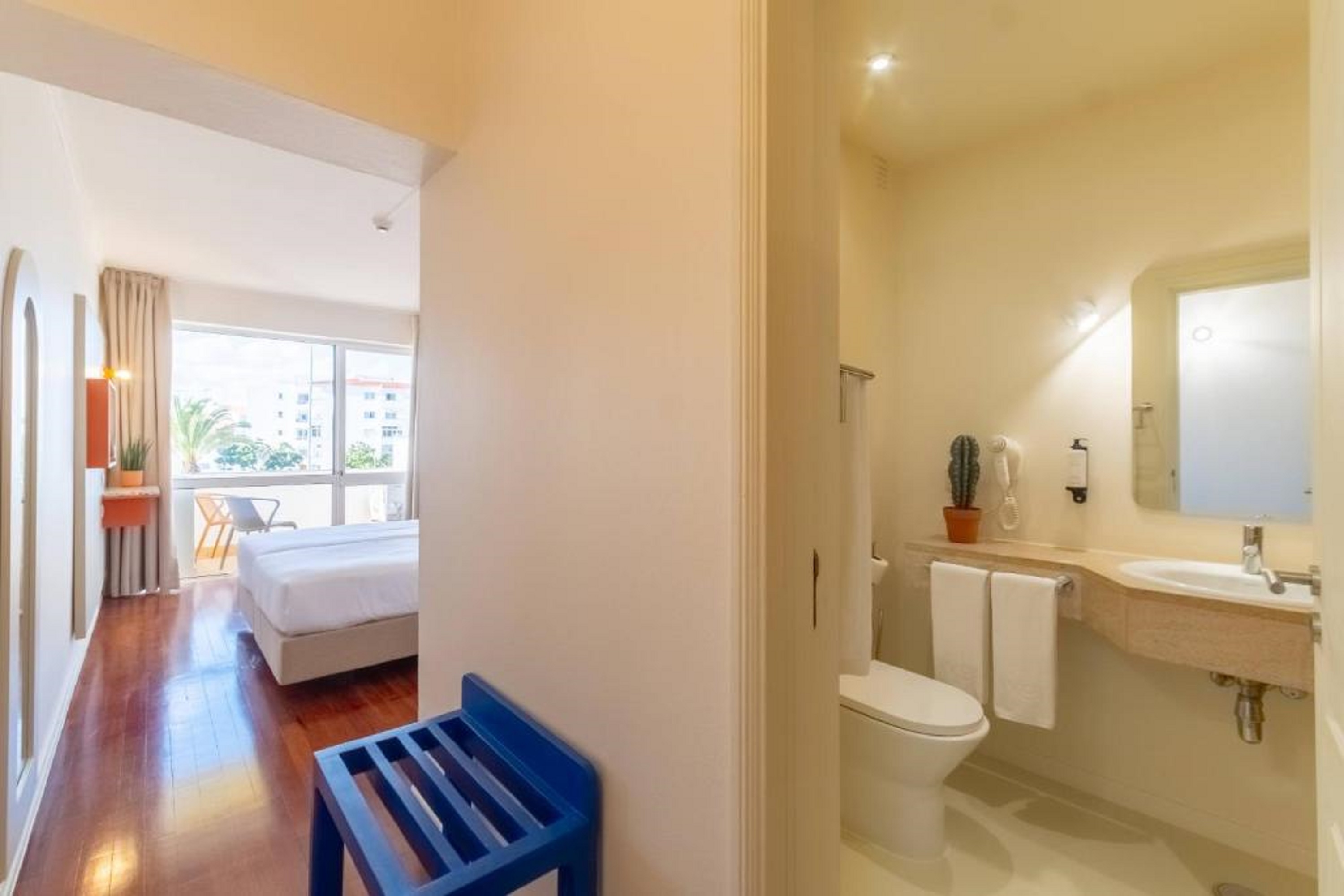 Double or Twin Standard