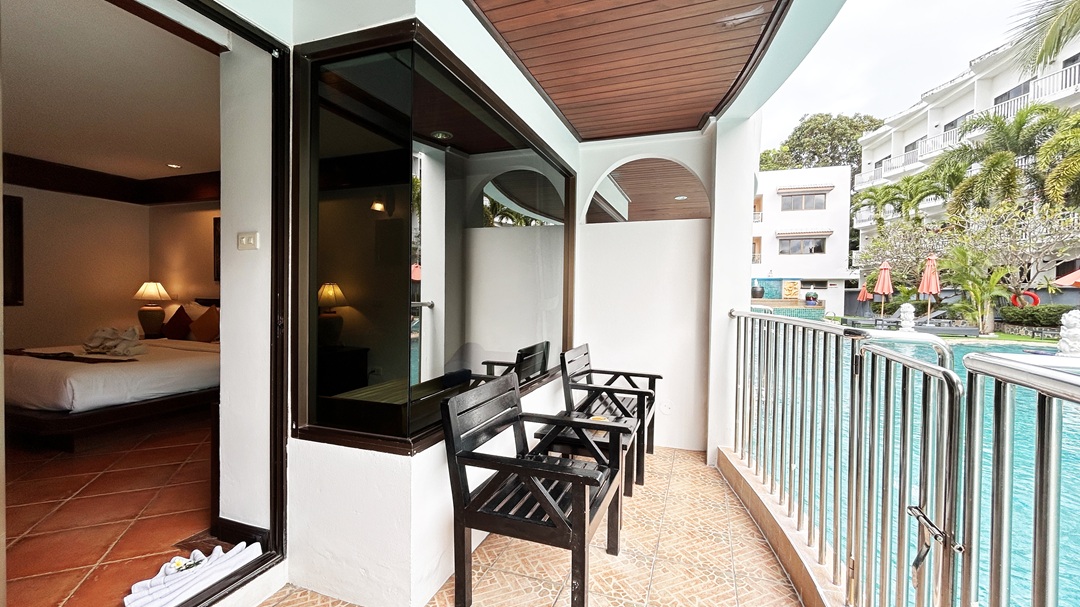 Double or Twin Deluxe Pool View