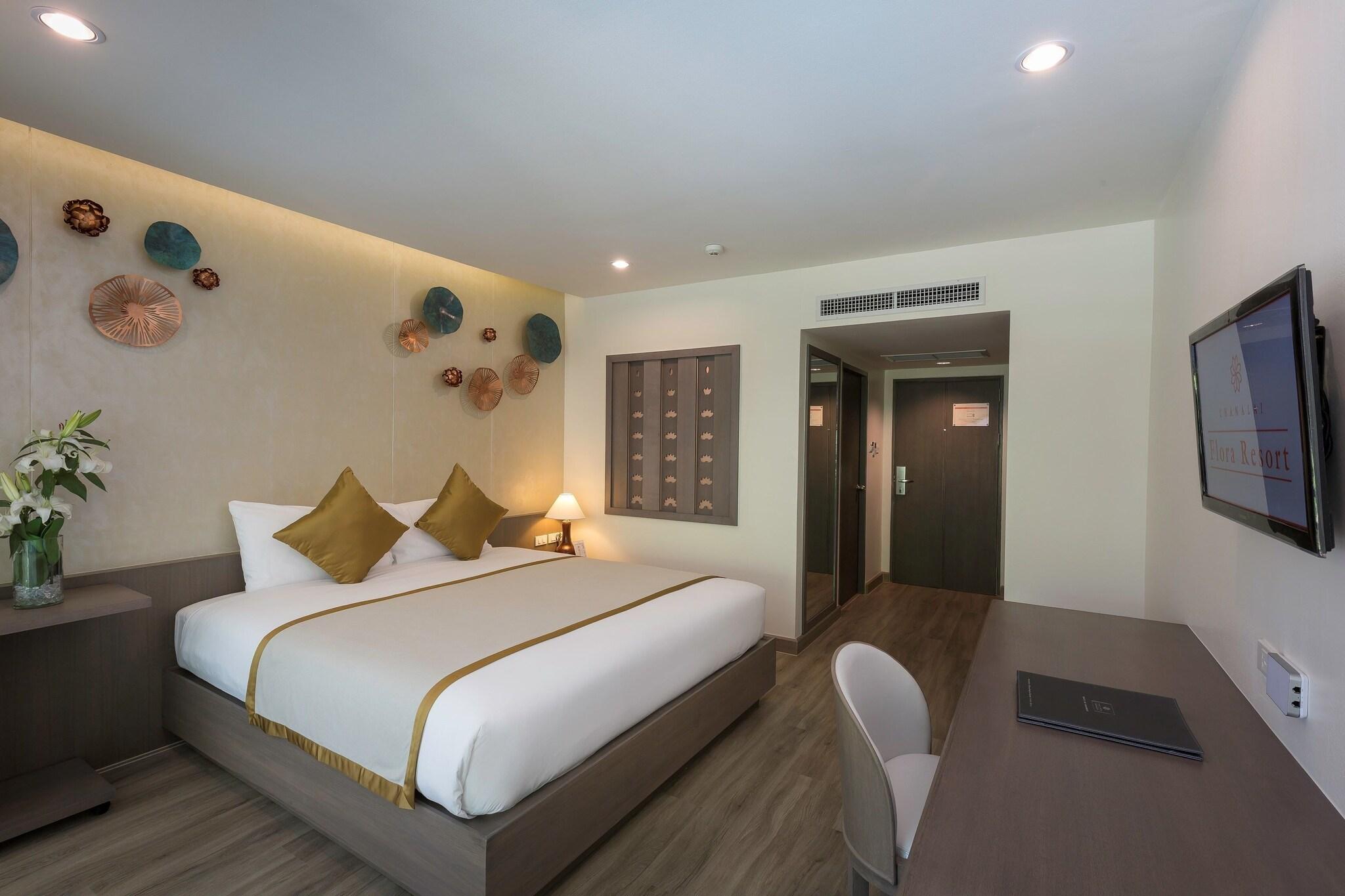 Twin Deluxe Pool View