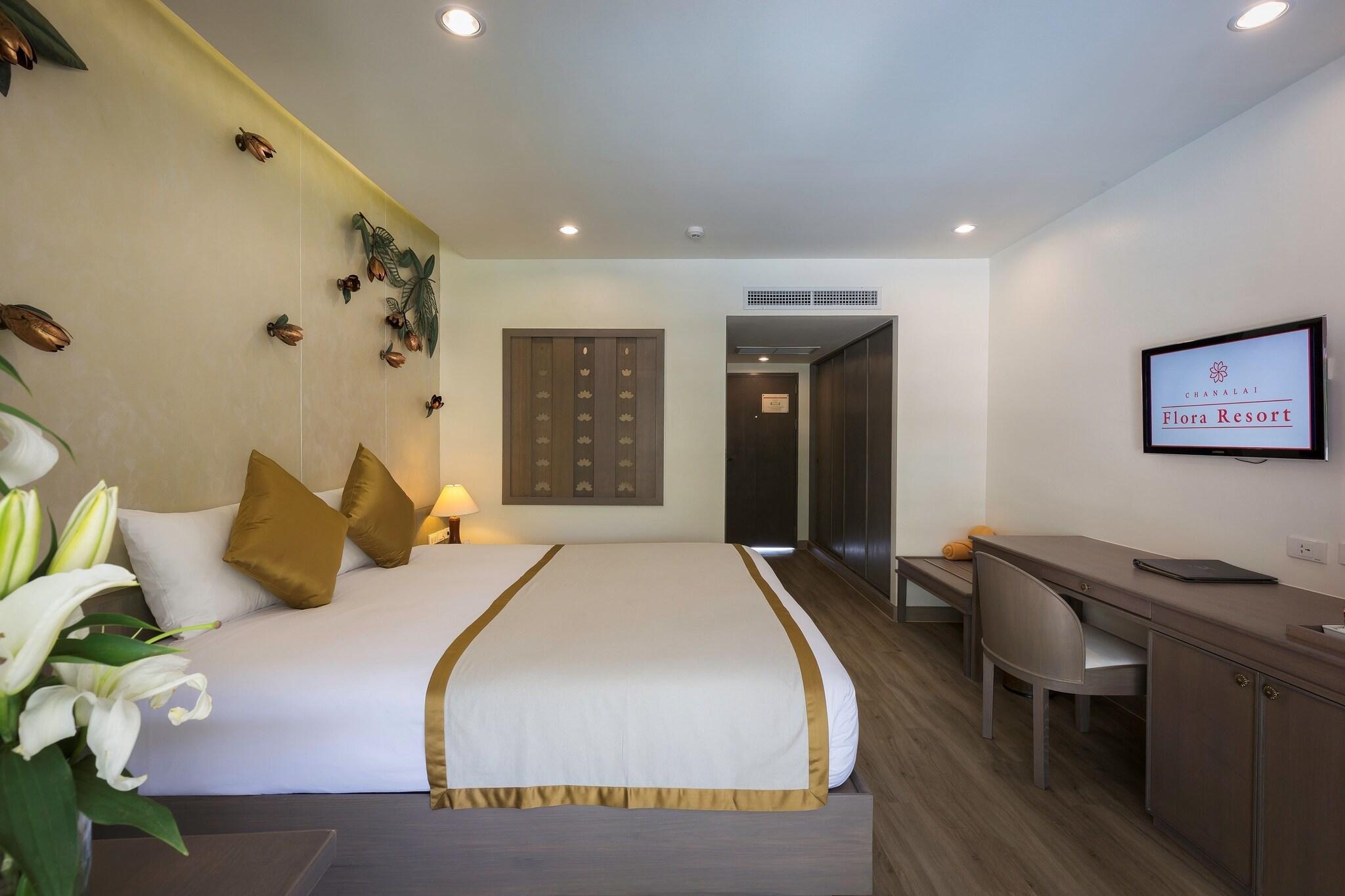 Twin Deluxe Pool View