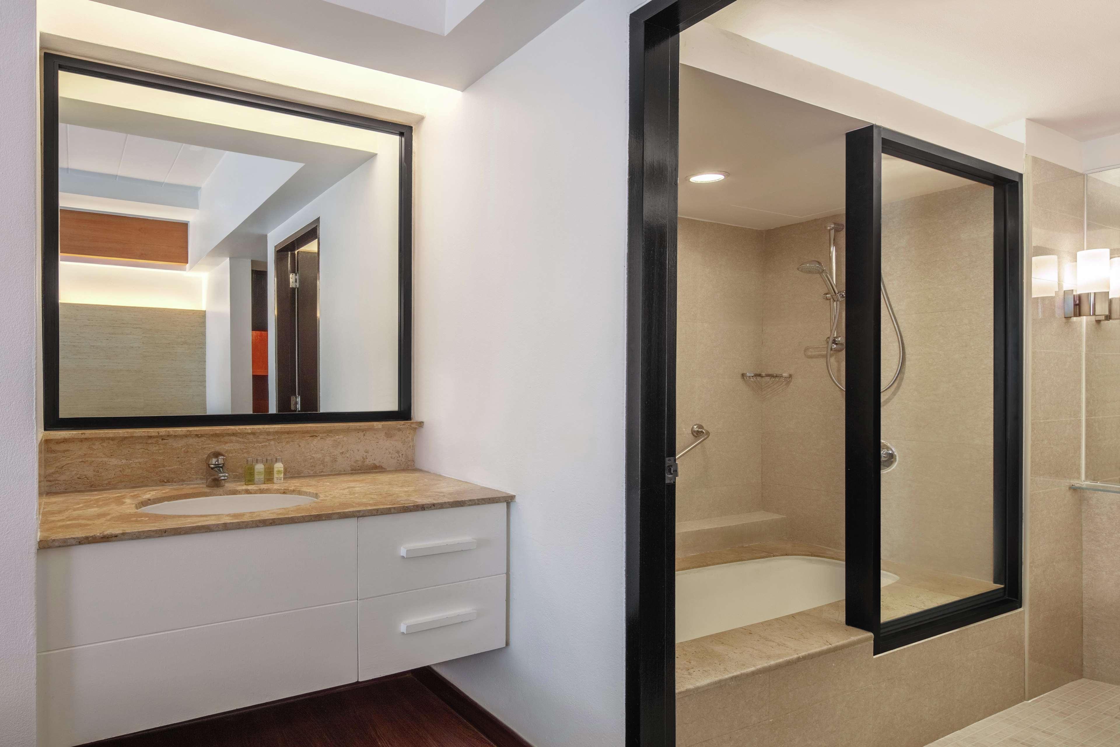 Room Deluxe King Bed